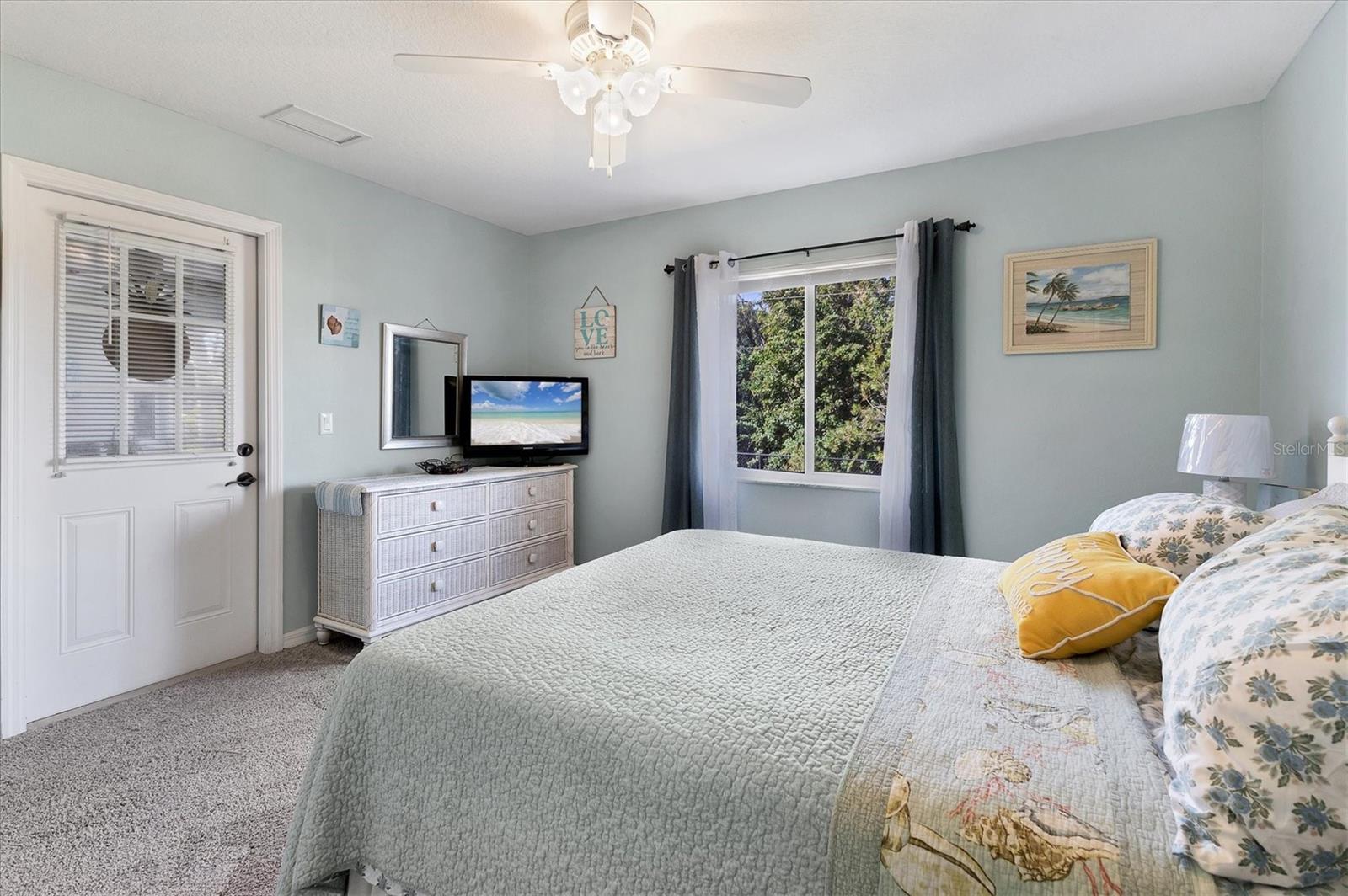 Image 18 of 39 For 1820 Meadow Lark Lane