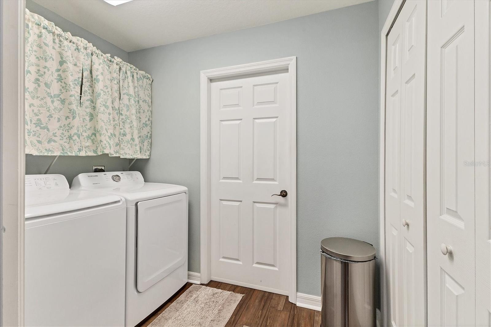 Image 21 of 39 For 1820 Meadow Lark Lane