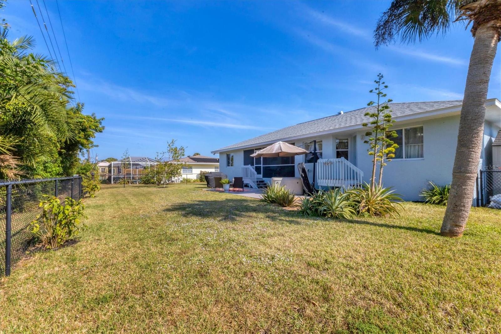 Image 30 of 39 For 1820 Meadow Lark Lane