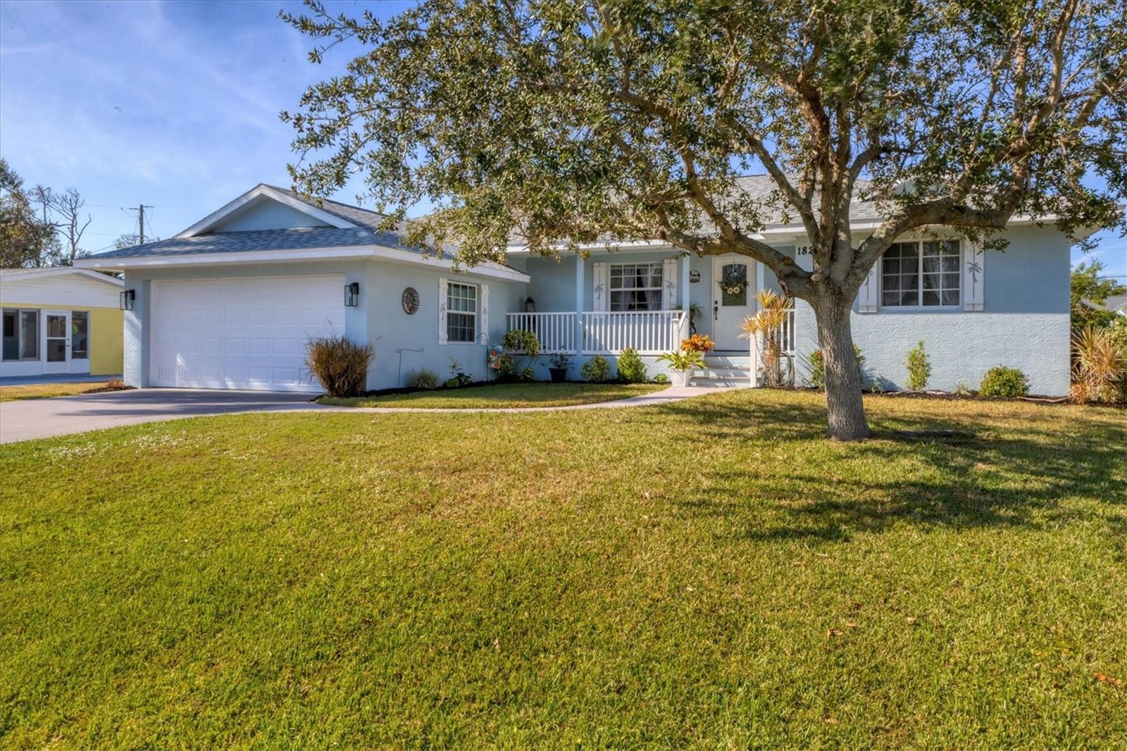 Image 32 of 39 For 1820 Meadow Lark Lane