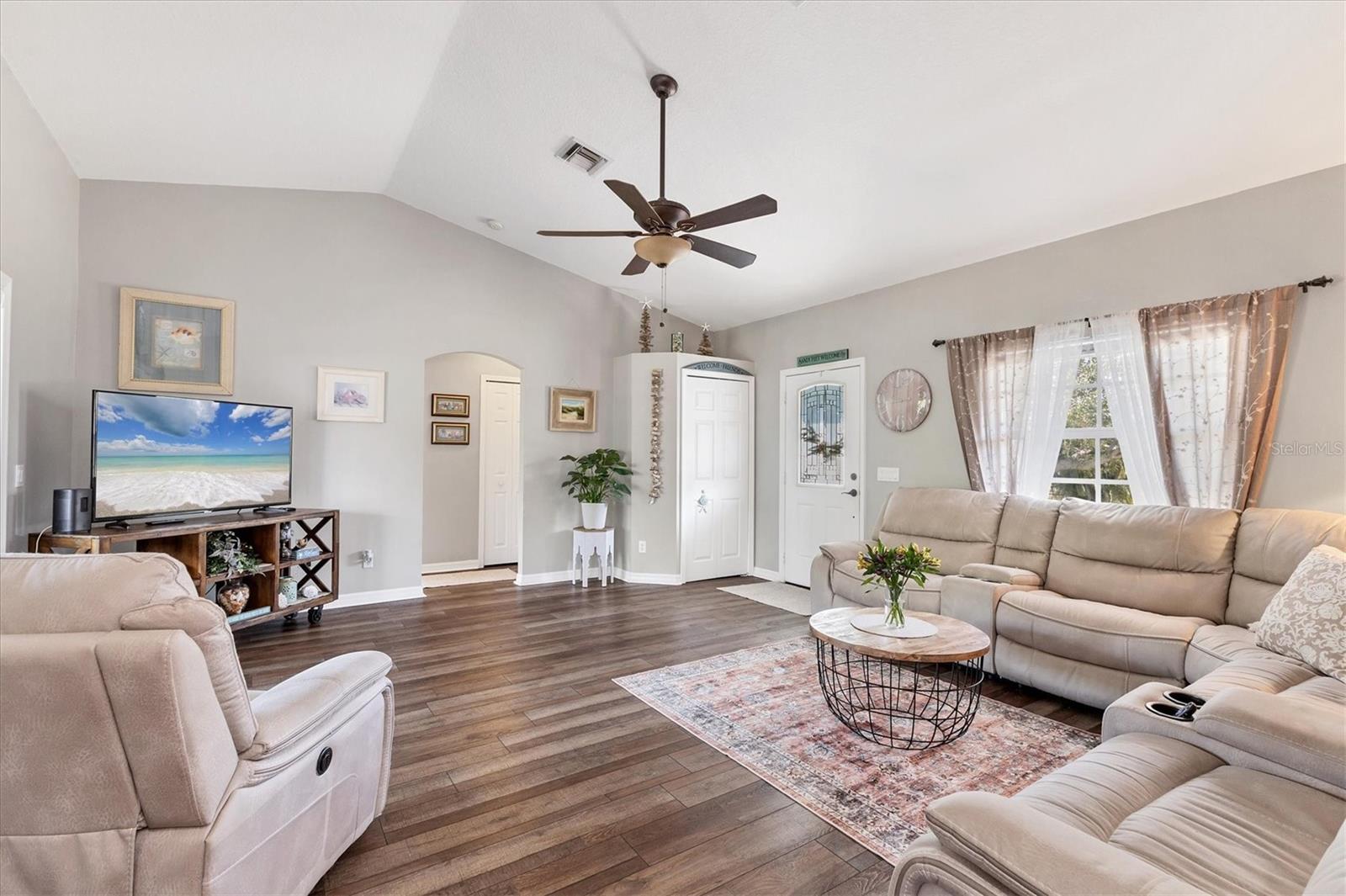 Image 5 of 39 For 1820 Meadow Lark Lane