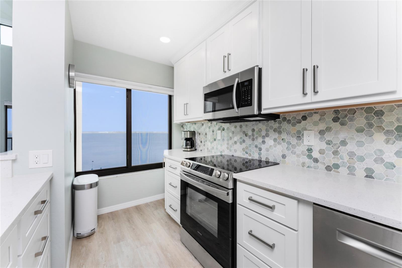 Image 13 of 49 For 2955 Beach Road D125