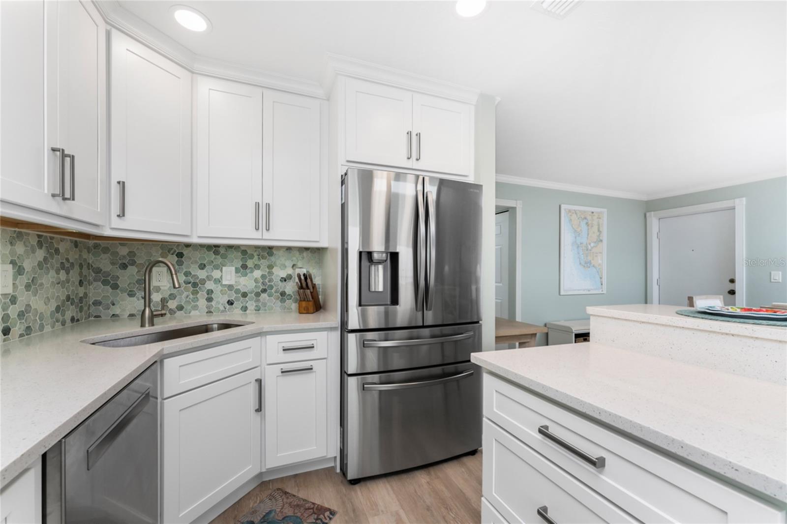 Image 15 of 49 For 2955 Beach Road D125