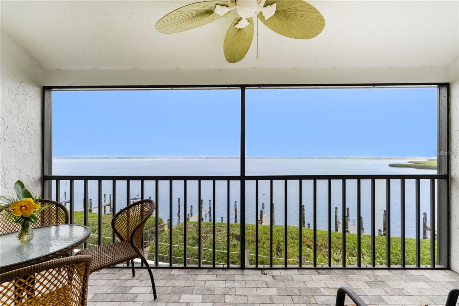 Image 16 of 49 For 2955 Beach Road D125