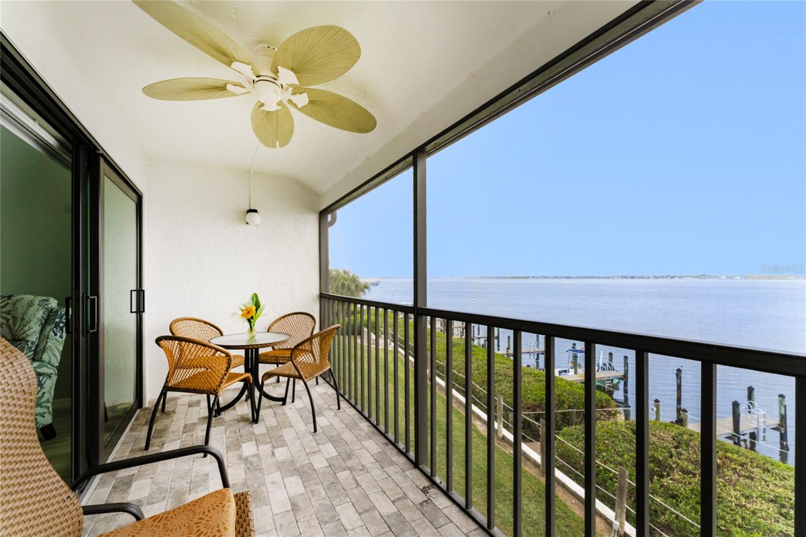 Image 18 of 49 For 2955 Beach Road D125