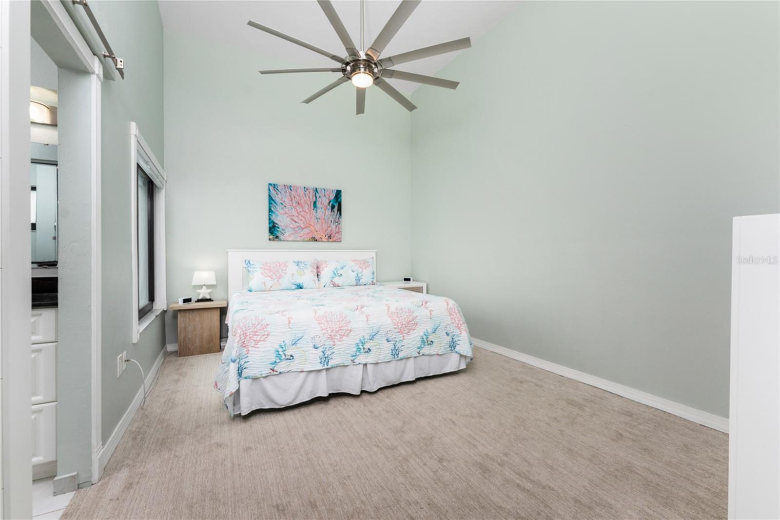 Image 19 of 49 For 2955 Beach Road D125