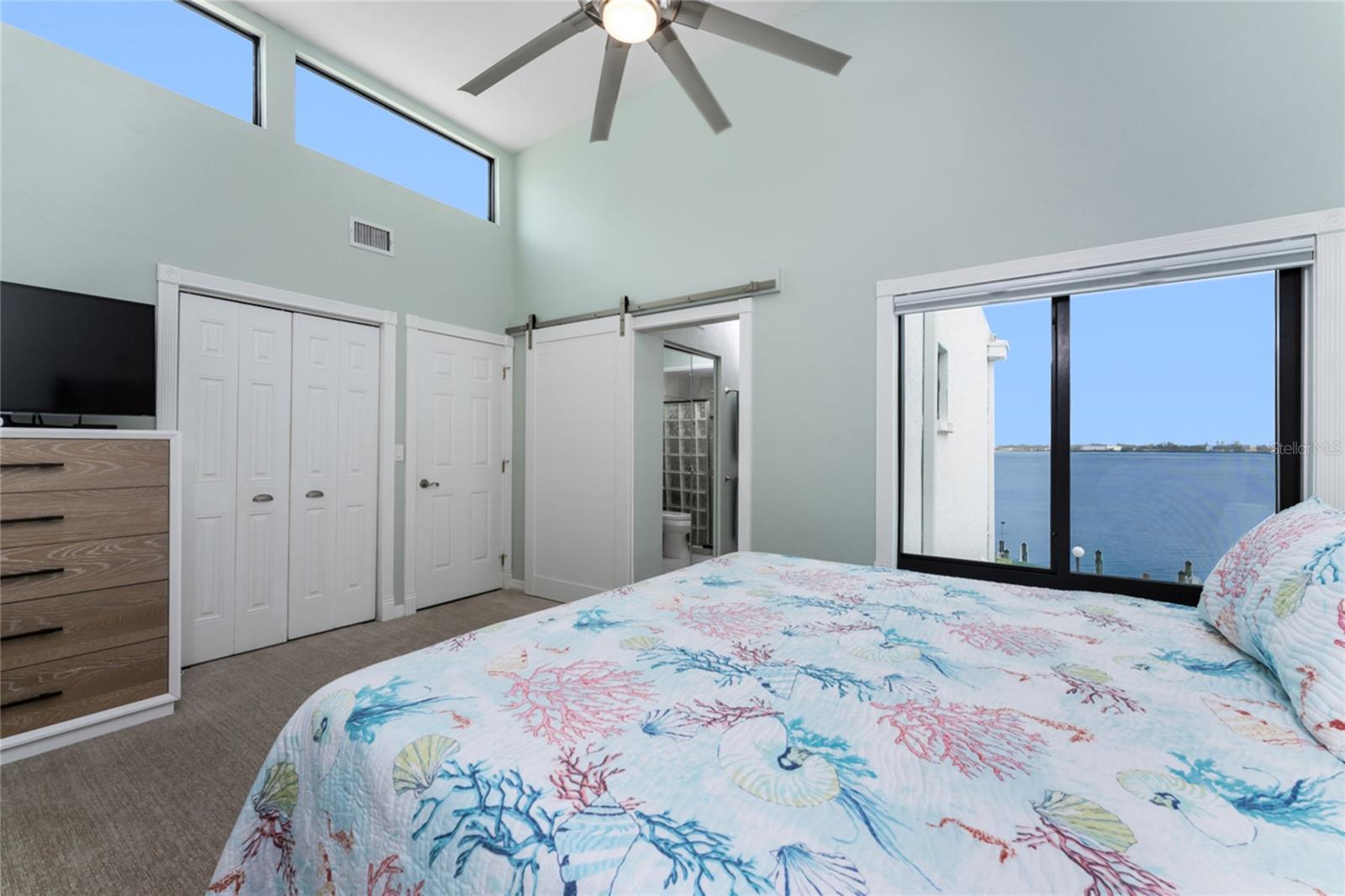 Image 21 of 49 For 2955 Beach Road D125