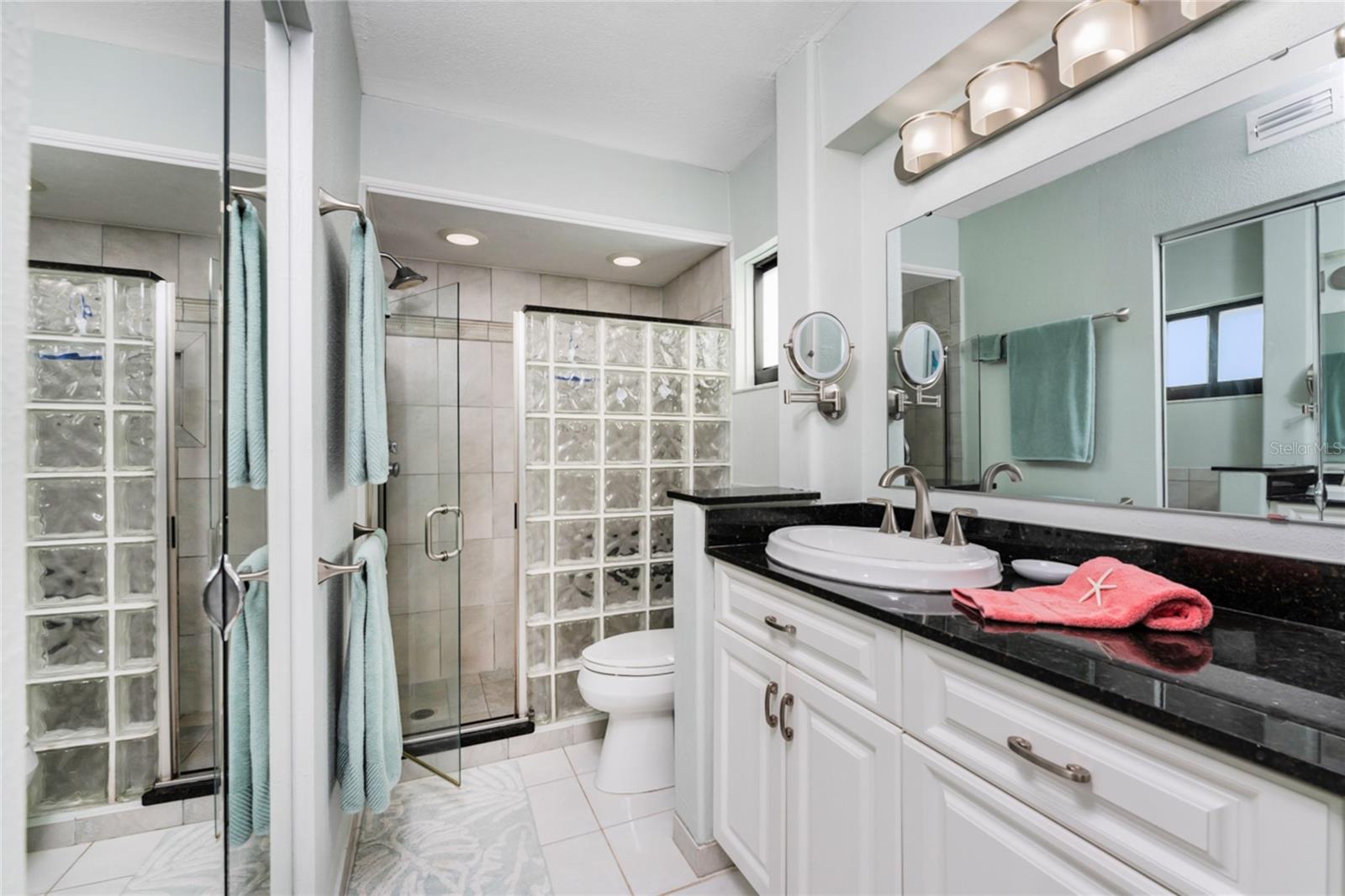 Image 22 of 49 For 2955 Beach Road D125