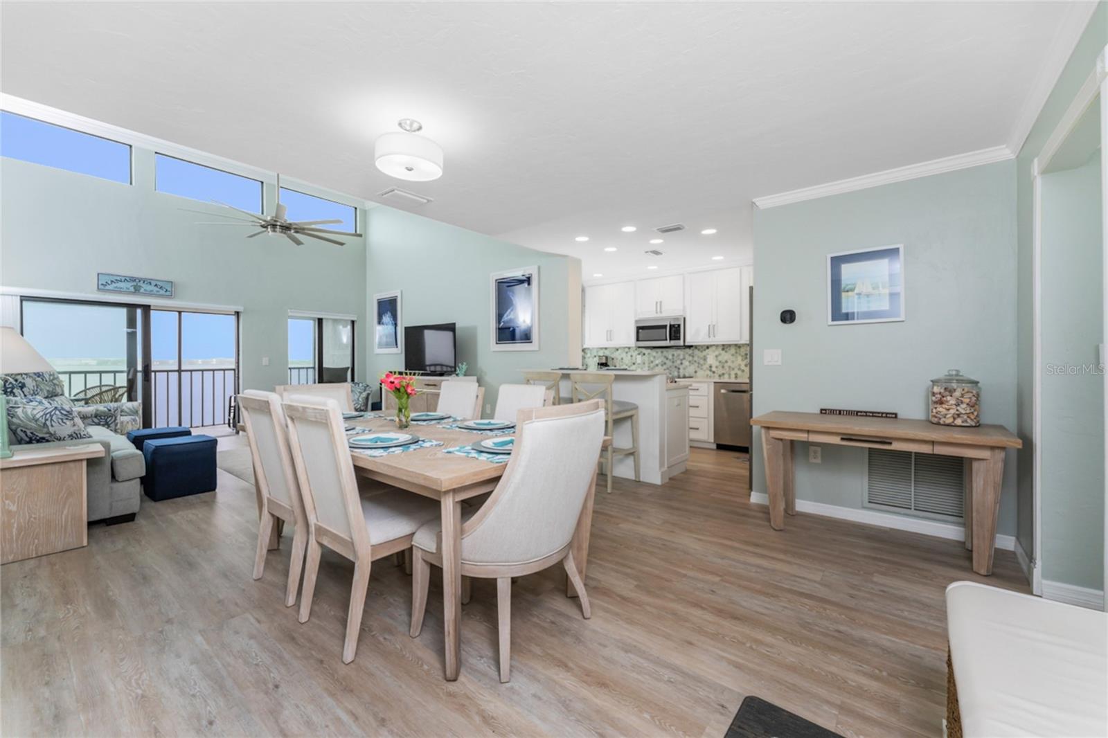 Image 3 of 49 For 2955 Beach Road D125