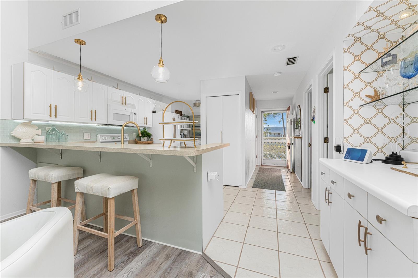 Image 7 of 49 For 6800 Placida Road 275