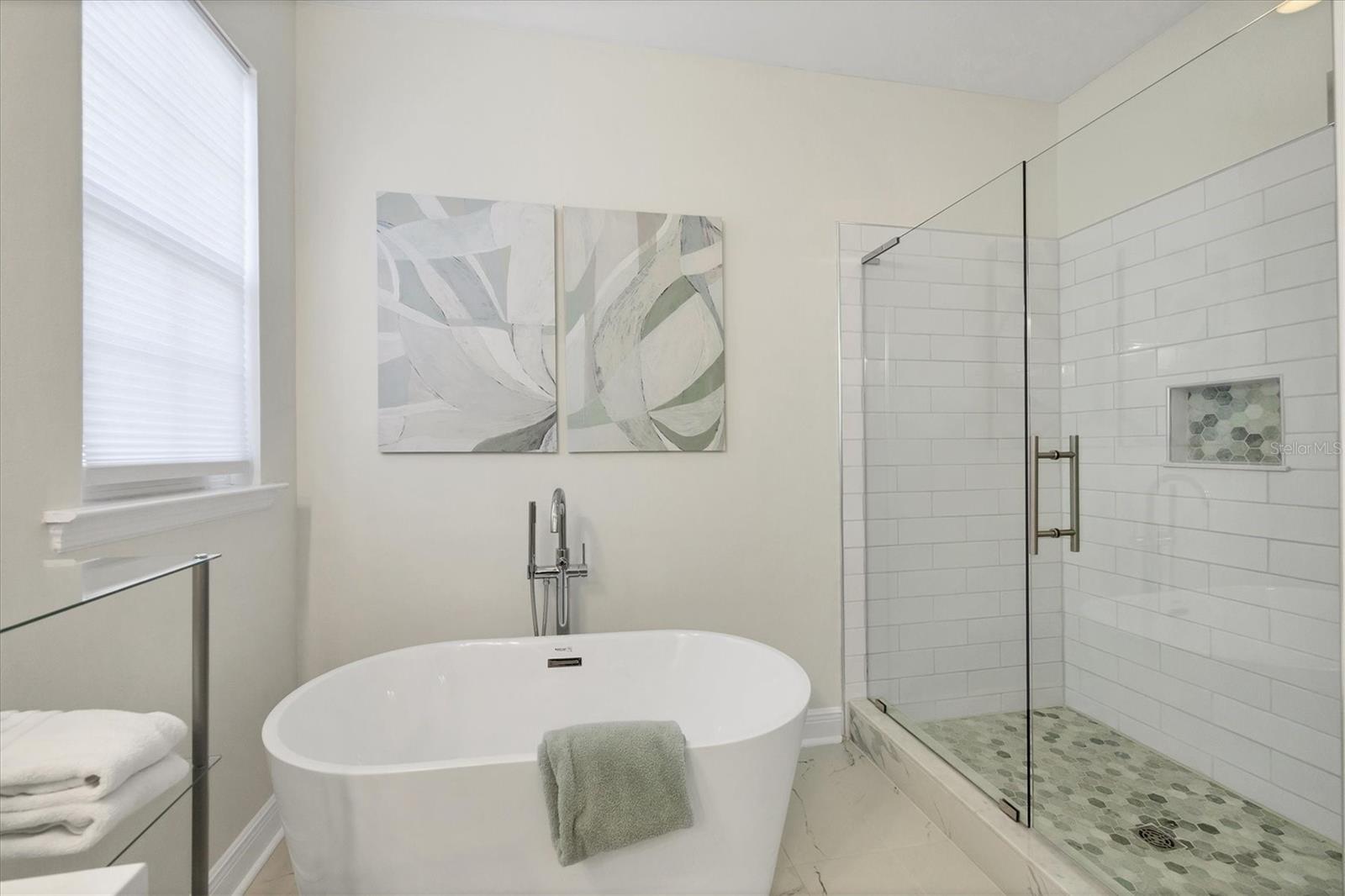 Image 26 of 59 For 10310 Lands End Circle 39