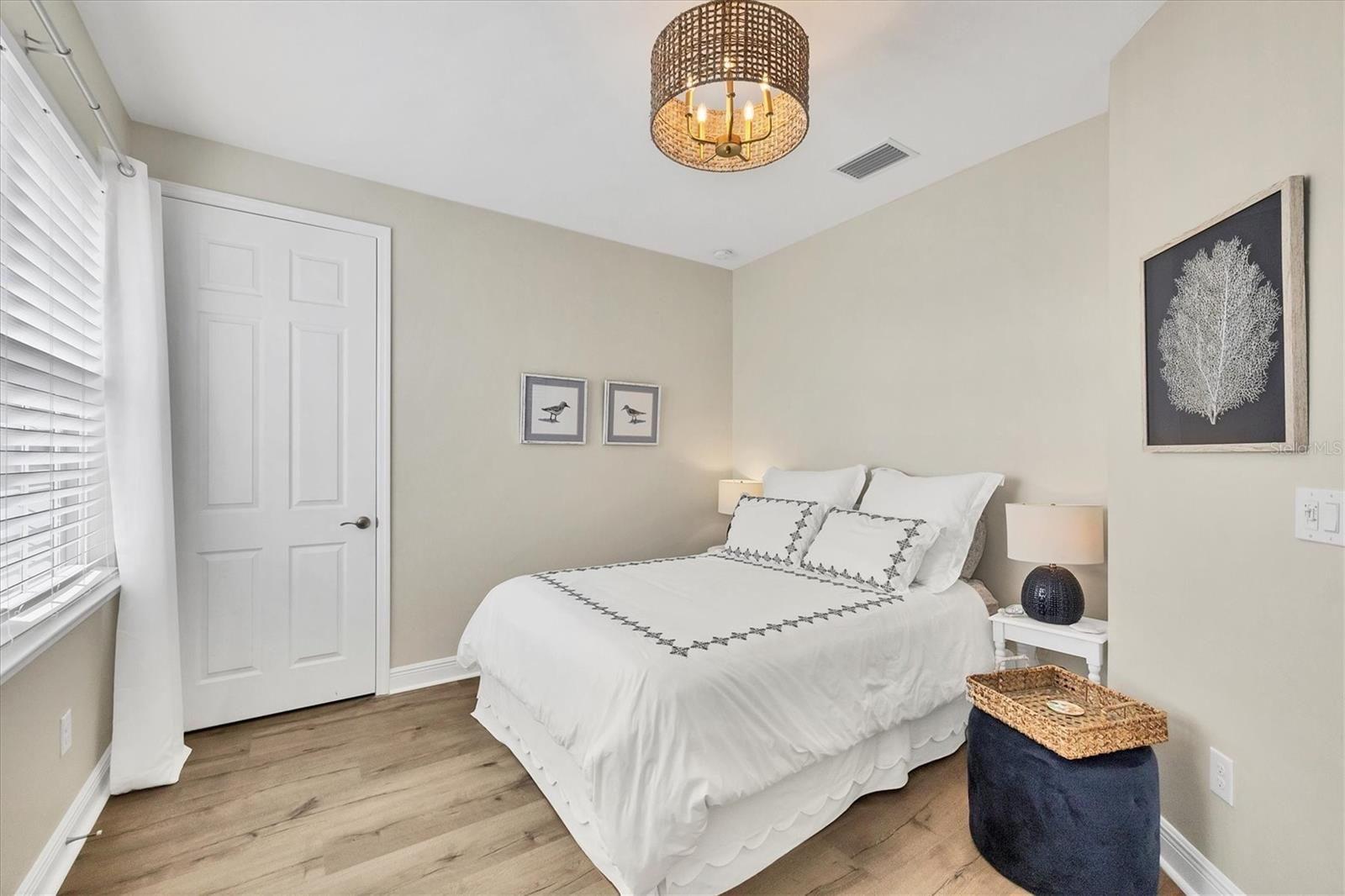 Image 28 of 59 For 10310 Lands End Circle 39