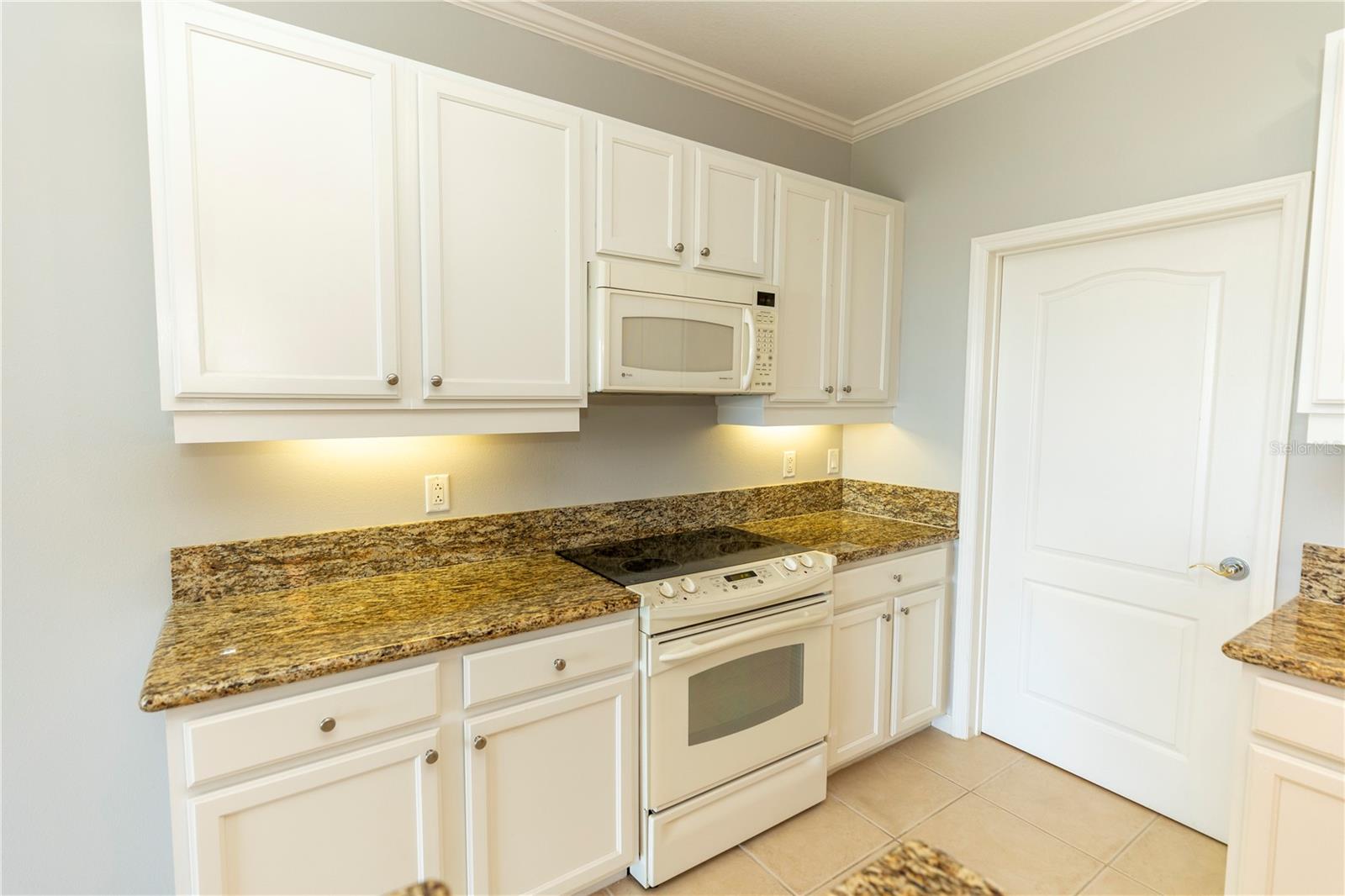 Image 11 of 66 For 9203 Griggs Road B-102