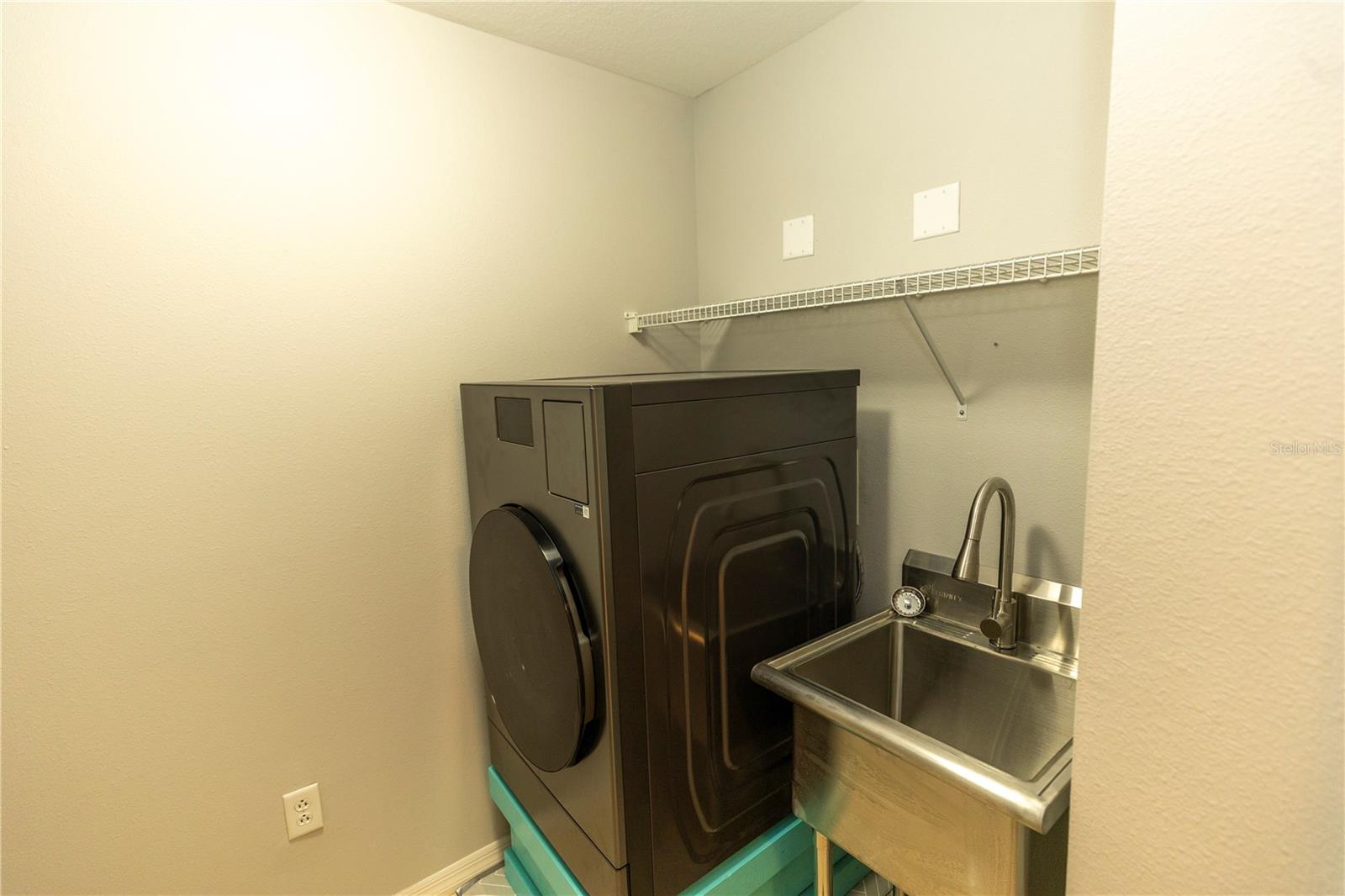 Image 27 of 66 For 9203 Griggs Road B-102