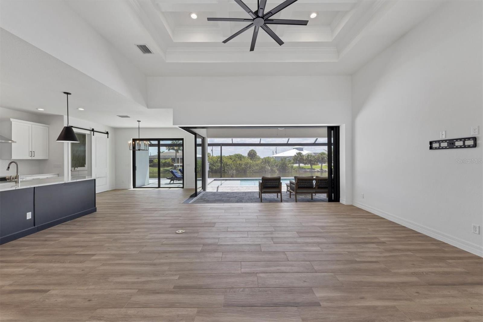 Image 3 of 21 For 8201 Dafoe Street