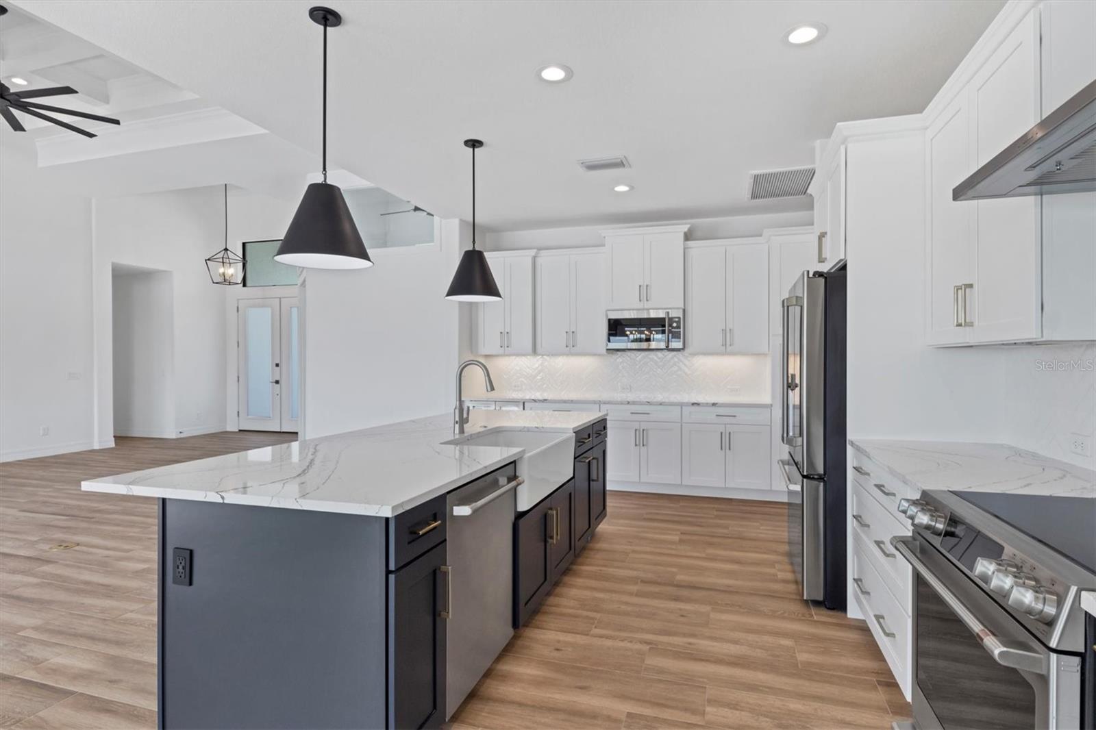 Image 6 of 21 For 8201 Dafoe Street