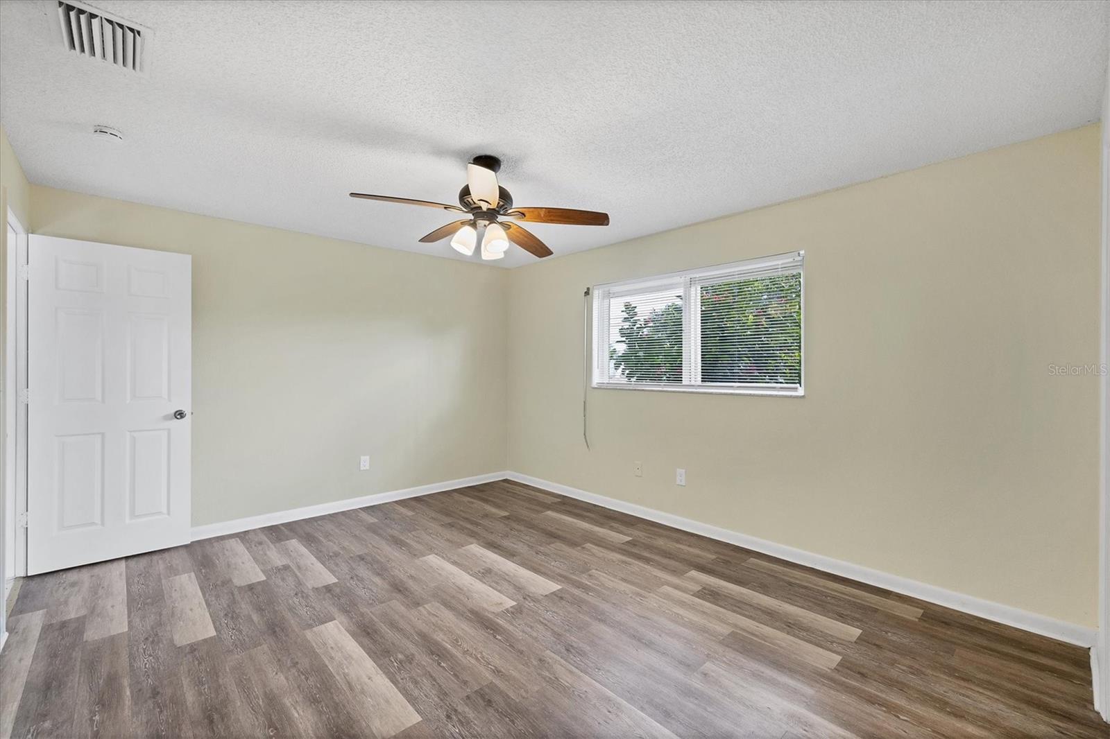 Image 18 of 33 For 122 41st Terrace