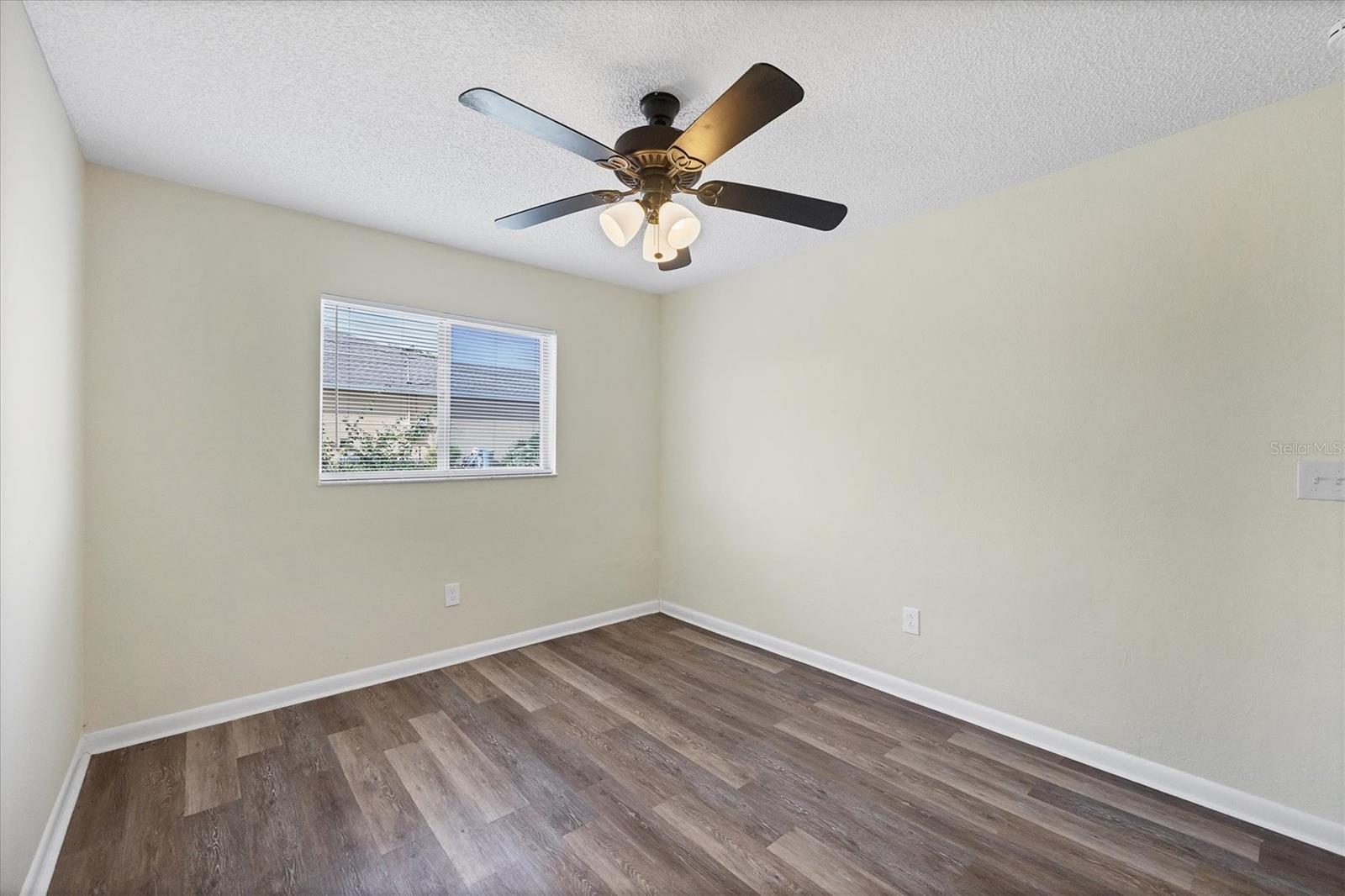 Image 22 of 33 For 122 41st Terrace