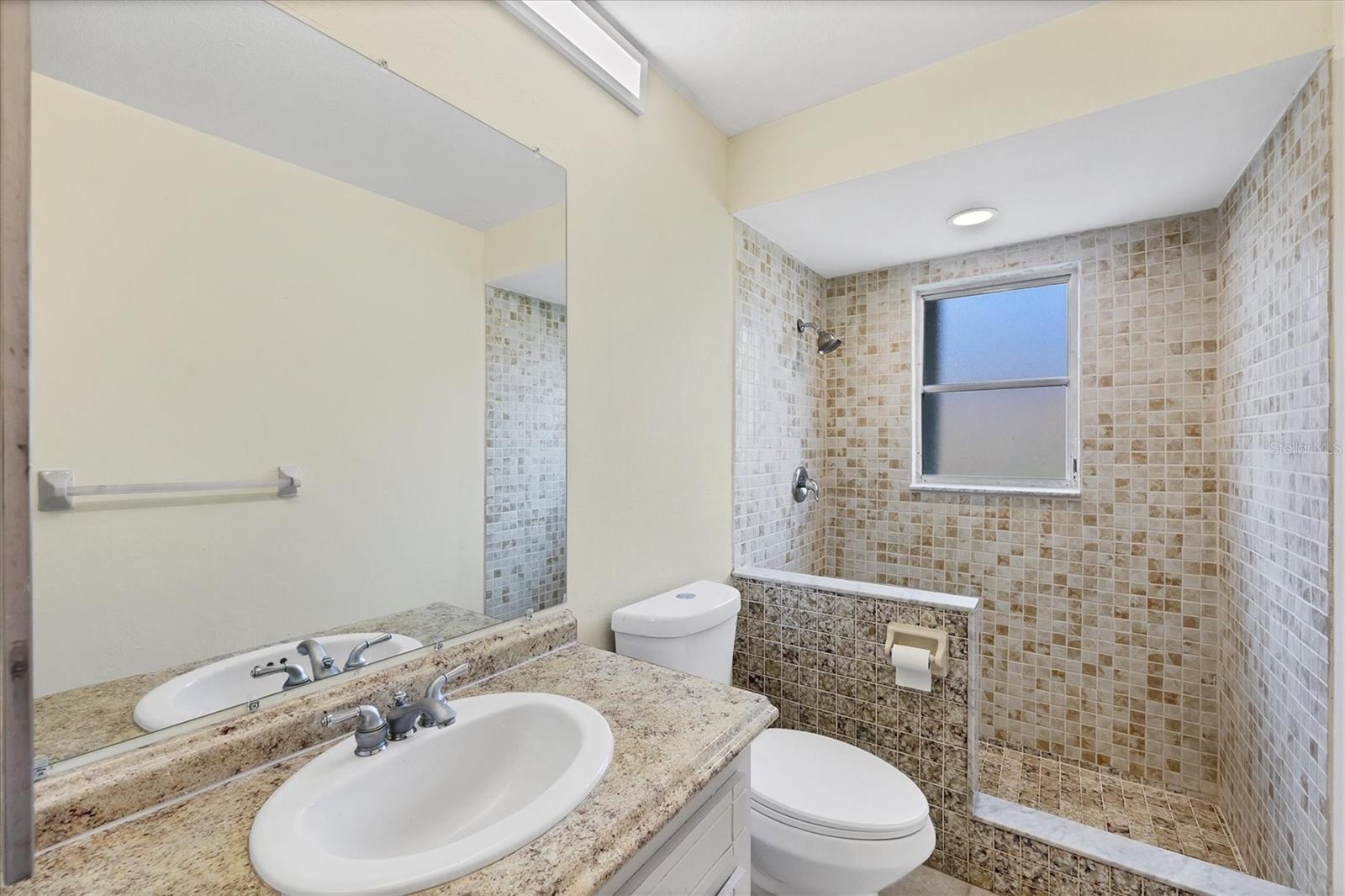 Image 23 of 33 For 122 41st Terrace