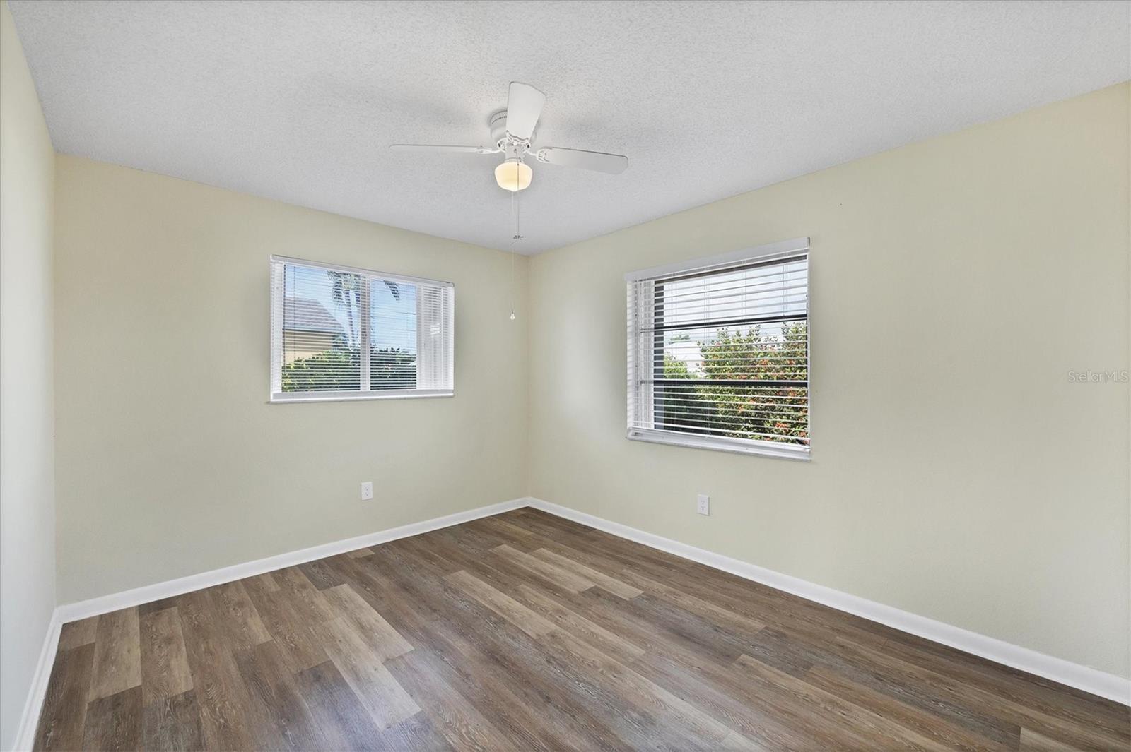 Image 24 of 33 For 122 41st Terrace