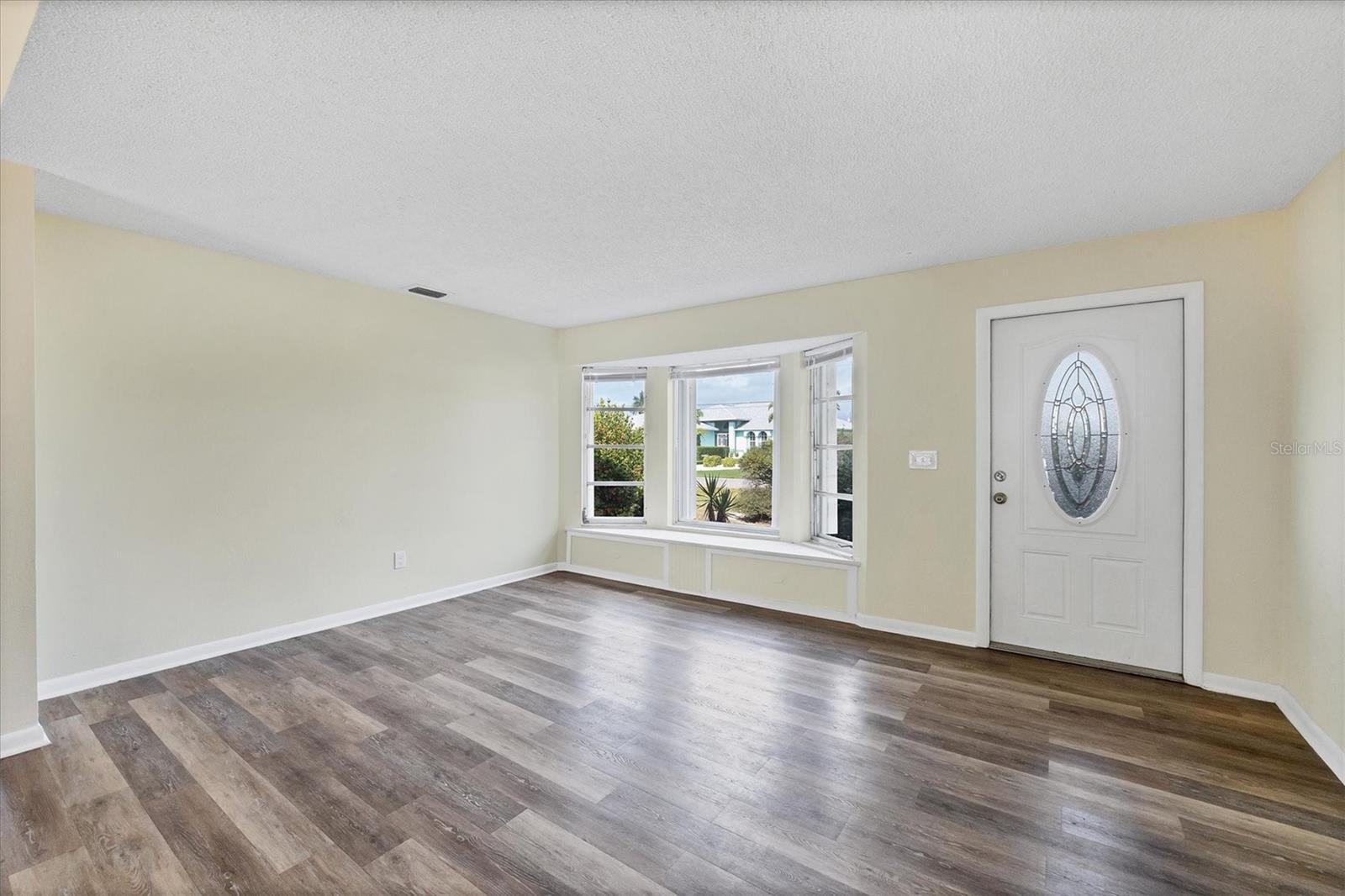 Image 4 of 33 For 122 41st Terrace