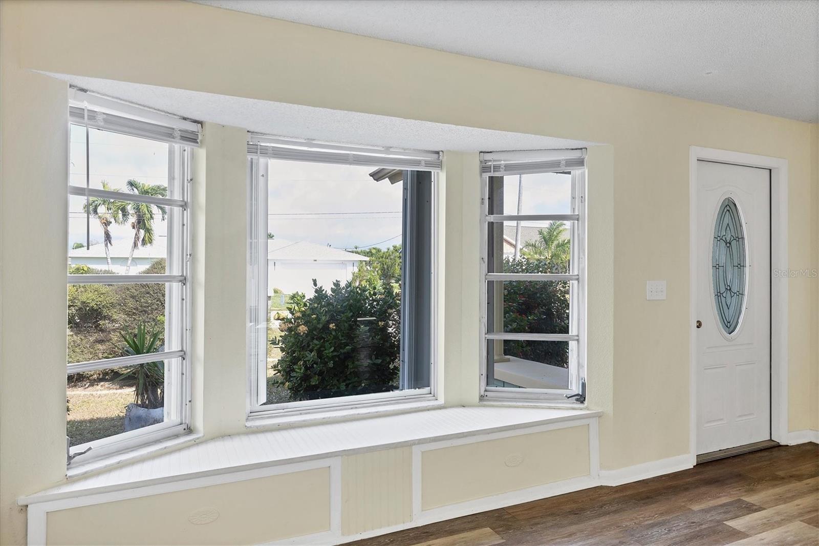 Image 6 of 33 For 122 41st Terrace