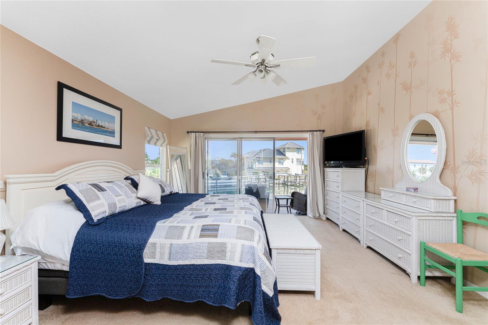 Image 31 of 86 For 2805 Beach Road B