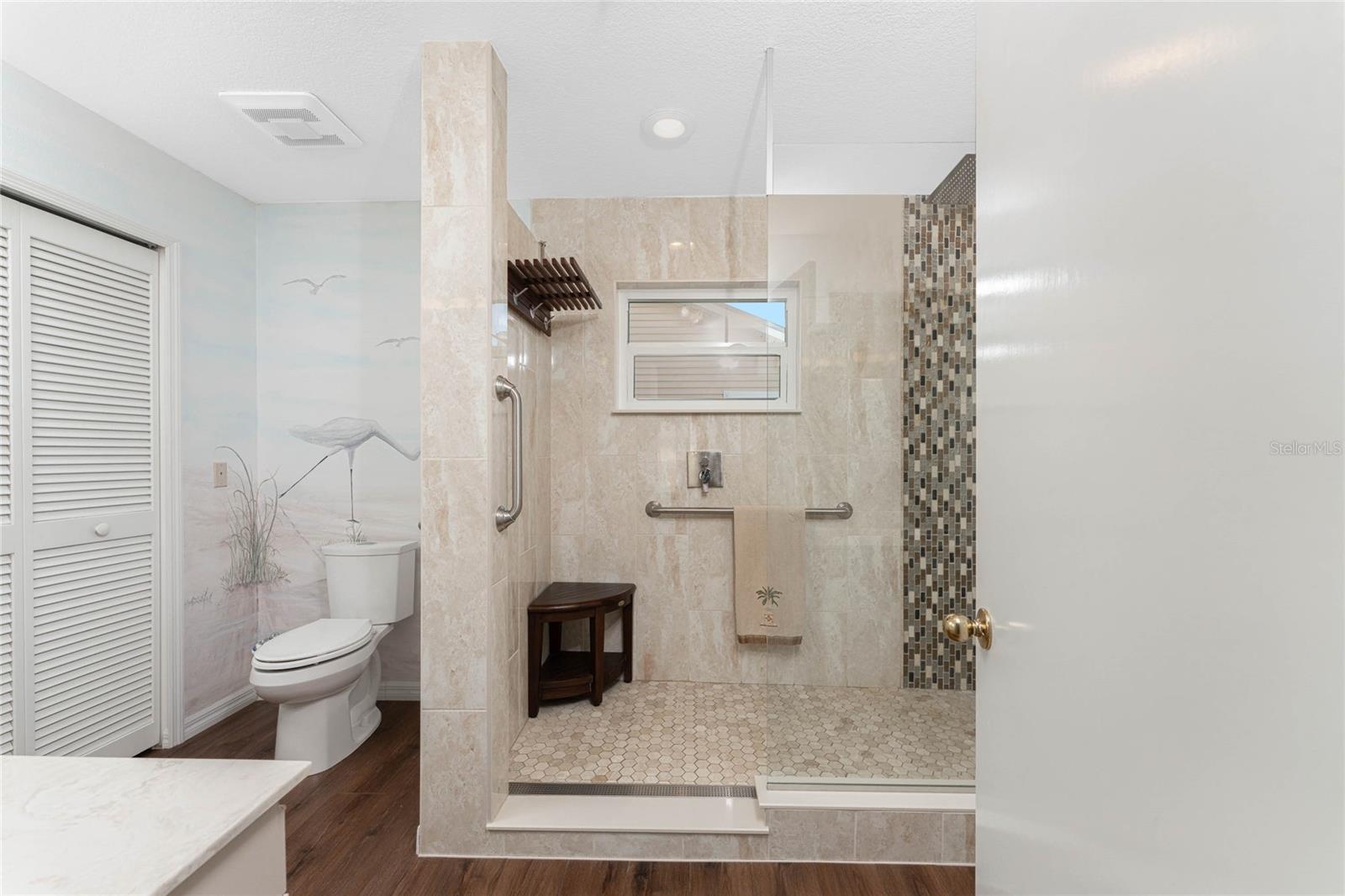 Image 33 of 86 For 2805 Beach Road B