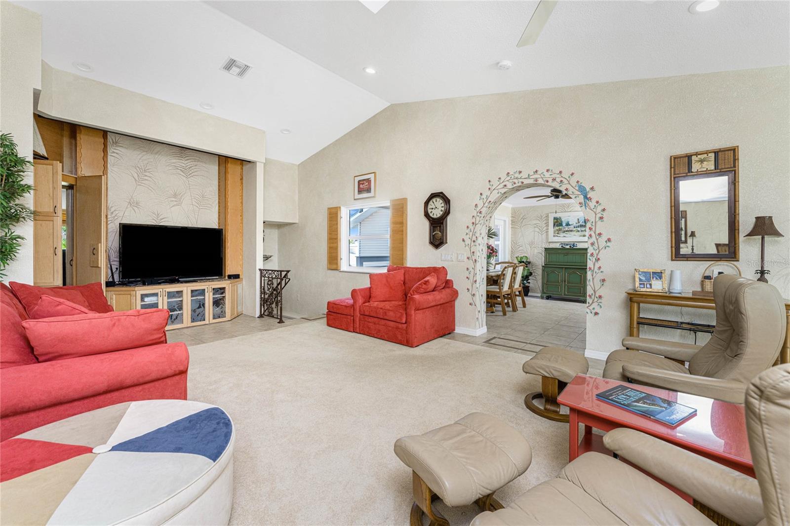 Image 36 of 86 For 2805 Beach Road B