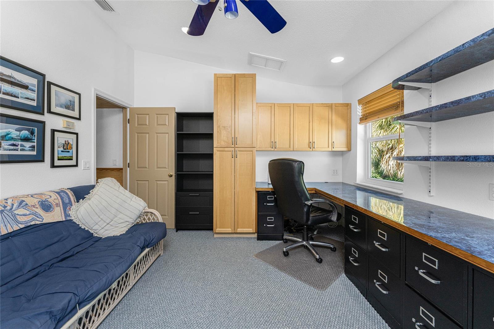 Image 40 of 86 For 2805 Beach Road B