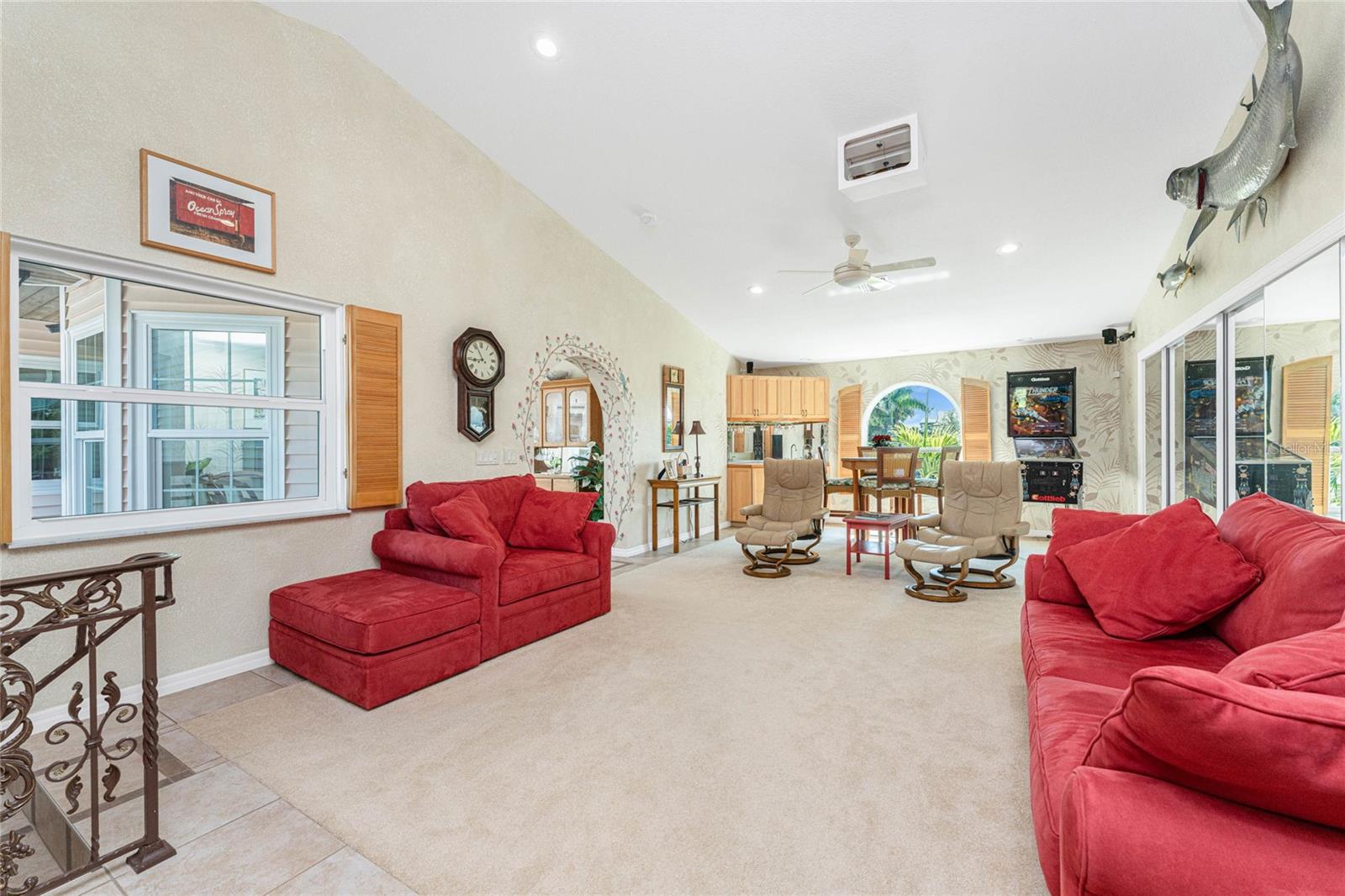 Image 41 of 86 For 2805 Beach Road B