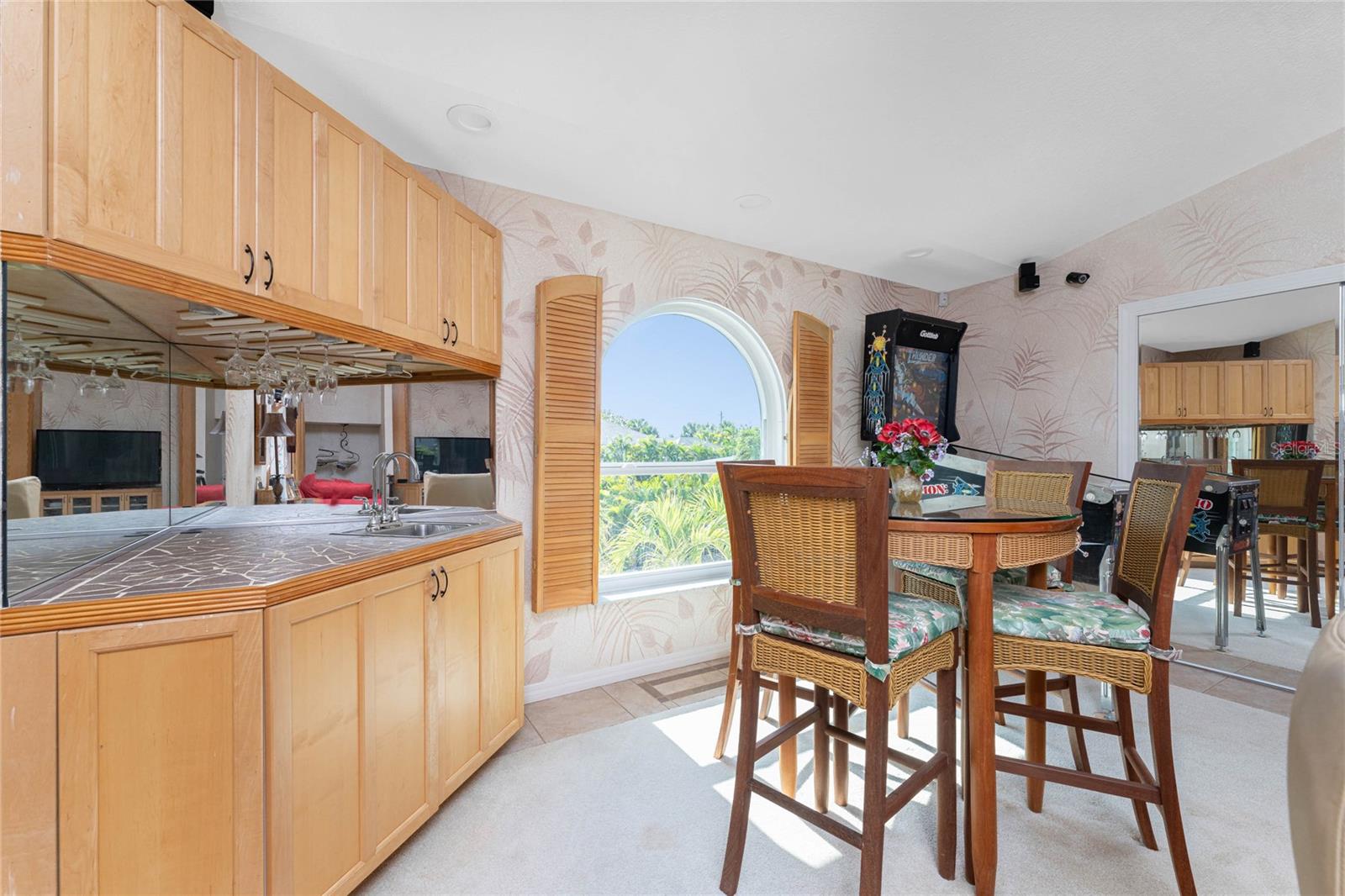 Image 43 of 86 For 2805 Beach Road B