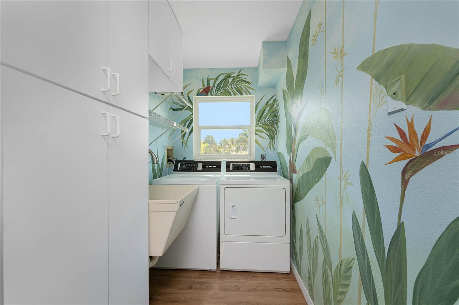 Image 50 of 86 For 2805 Beach Road B