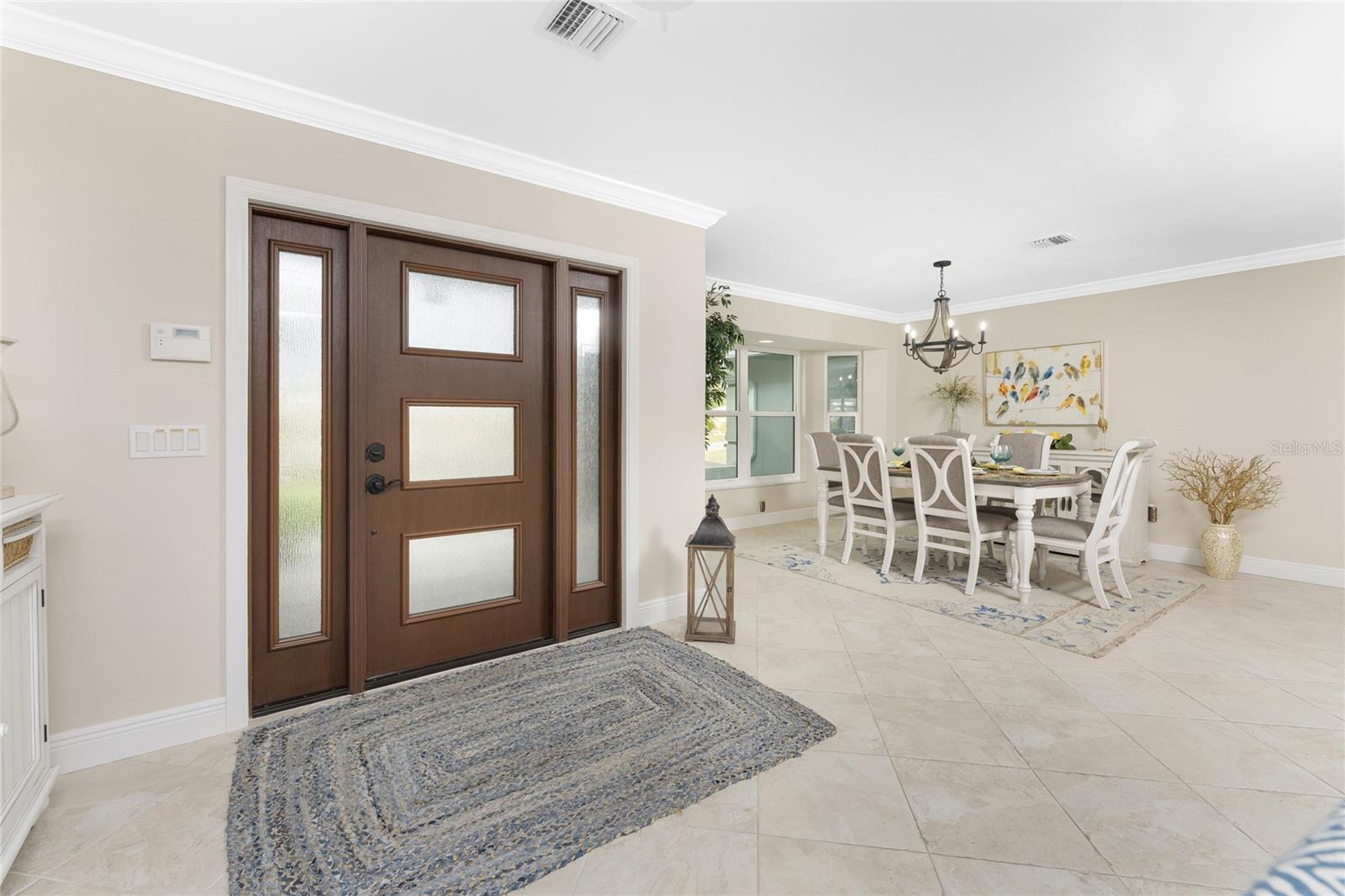 Image 10 of 98 For 487 Dover Circle