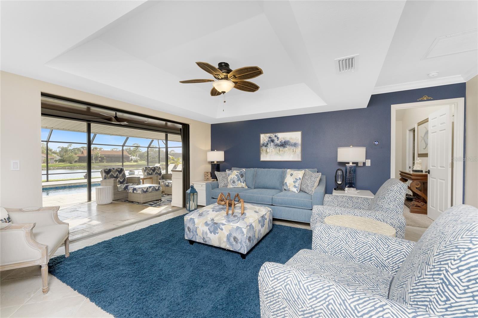 Image 16 of 98 For 487 Dover Circle