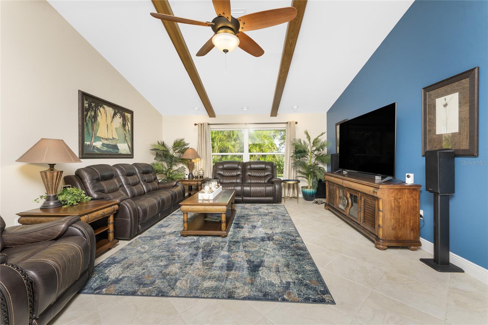 Image 22 of 98 For 487 Dover Circle