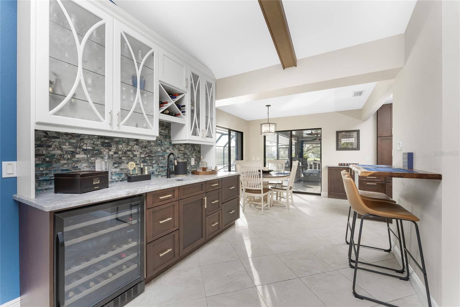 Image 25 of 98 For 487 Dover Circle