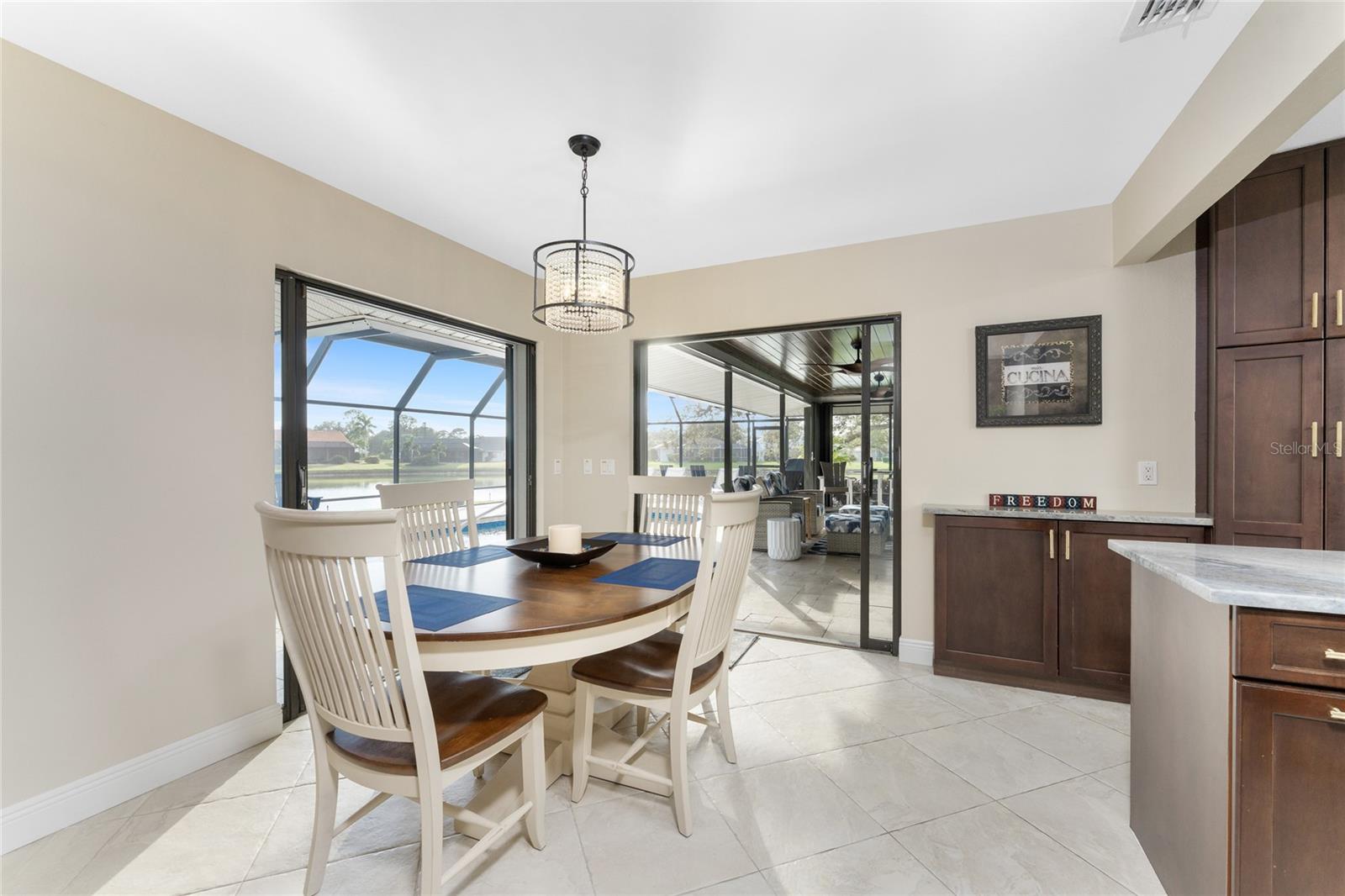 Image 27 of 98 For 487 Dover Circle