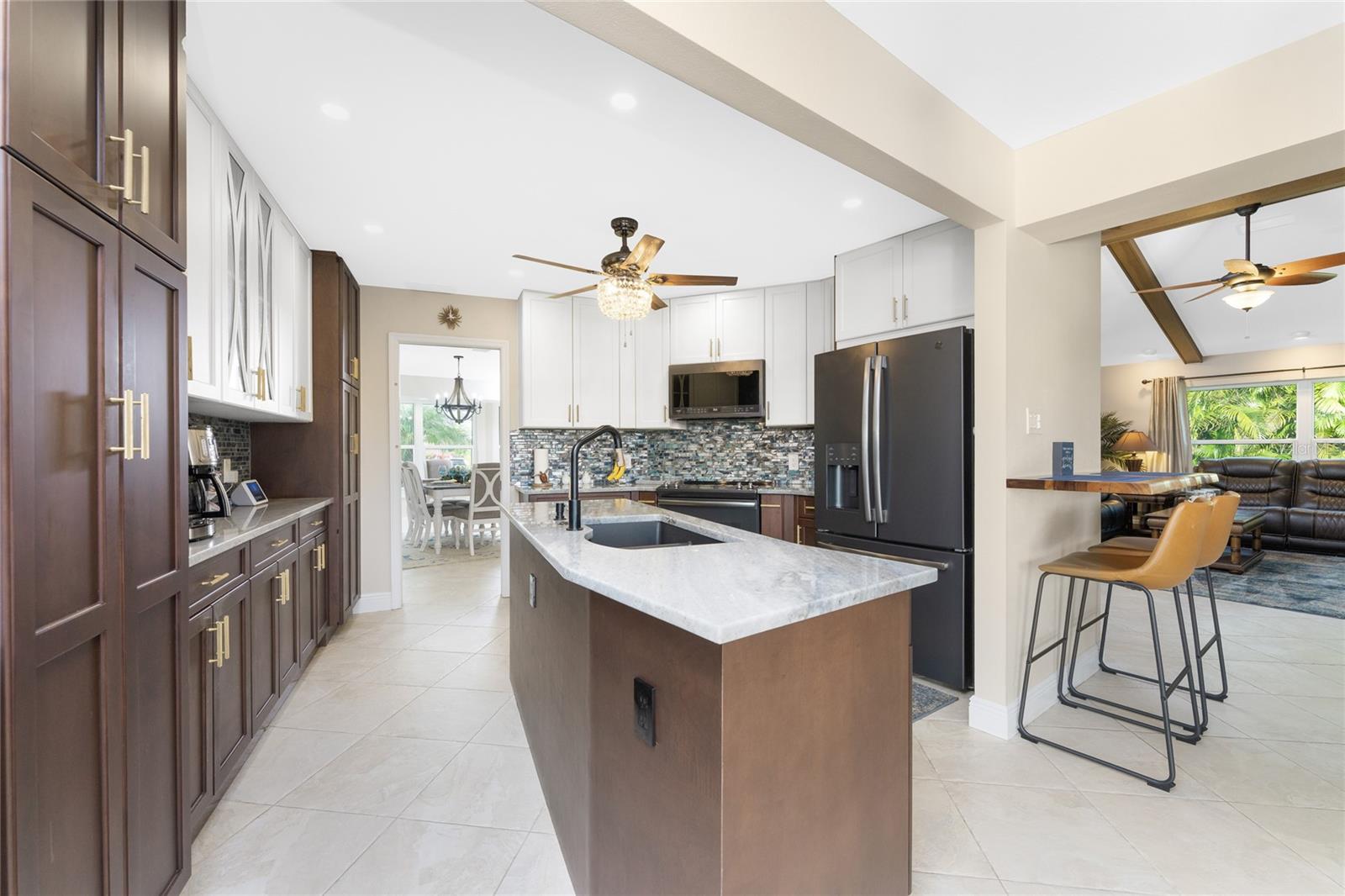 Image 30 of 98 For 487 Dover Circle