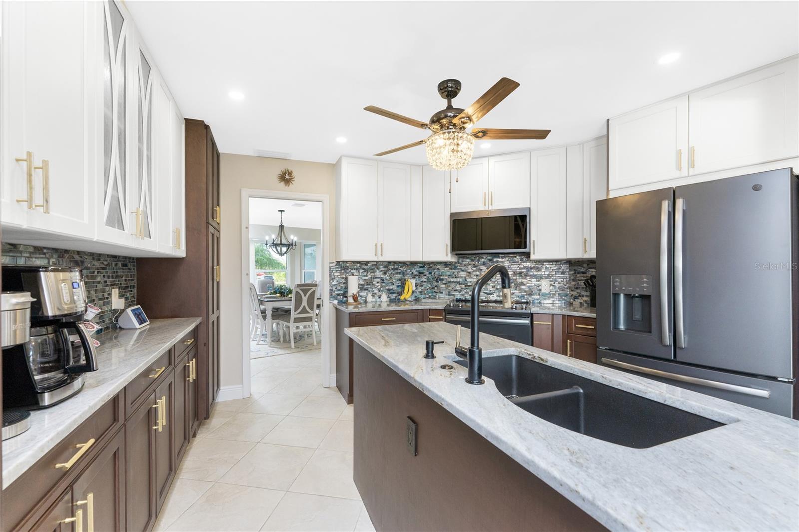 Image 31 of 98 For 487 Dover Circle