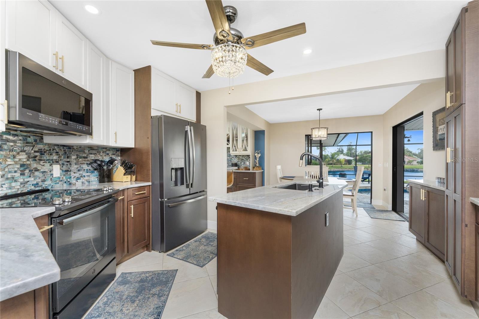 Image 34 of 98 For 487 Dover Circle