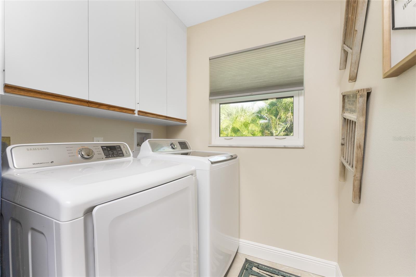 Image 37 of 98 For 487 Dover Circle