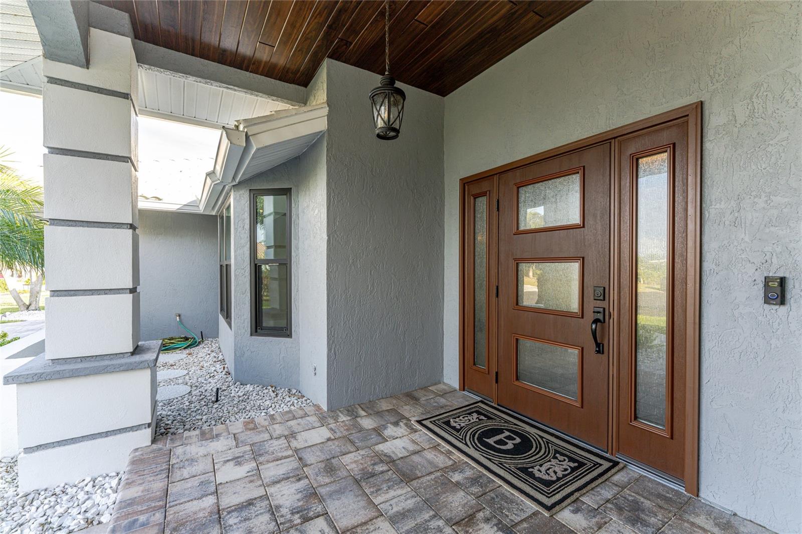 Image 4 of 98 For 487 Dover Circle