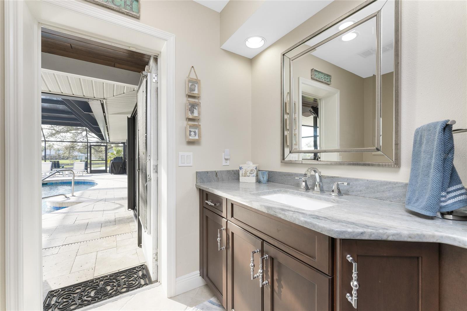 Image 43 of 98 For 487 Dover Circle