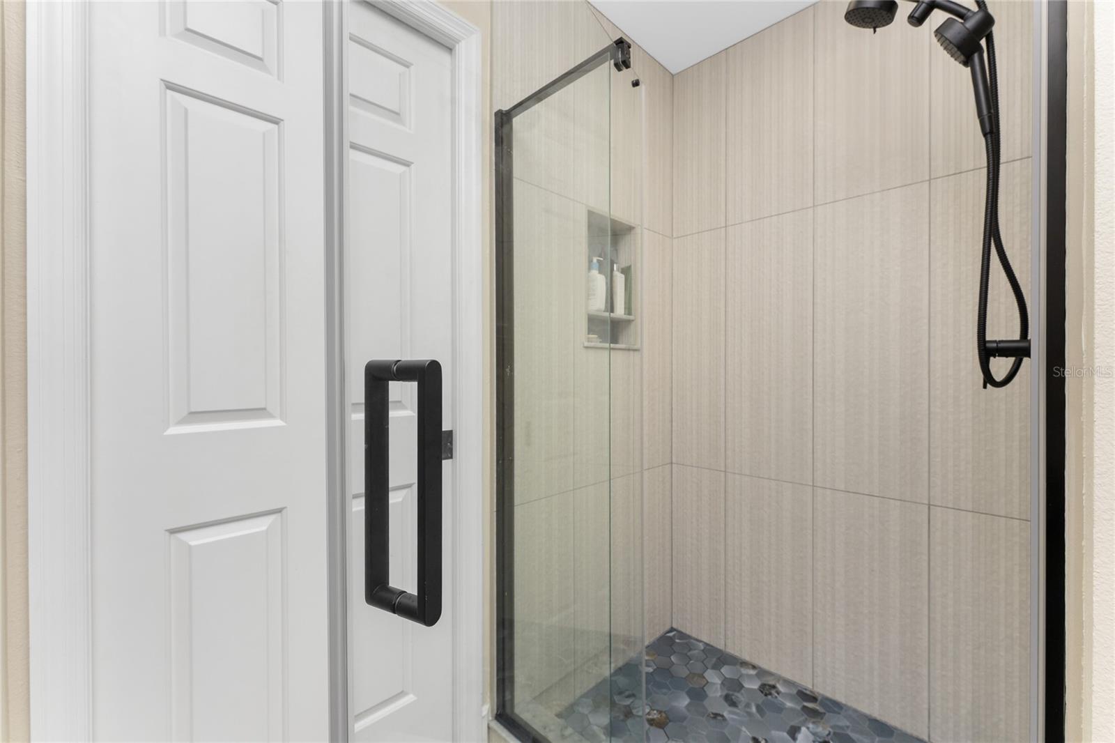 Image 45 of 98 For 487 Dover Circle