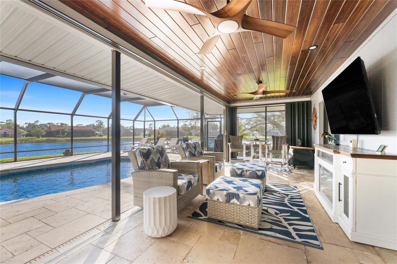 Image 50 of 98 For 487 Dover Circle