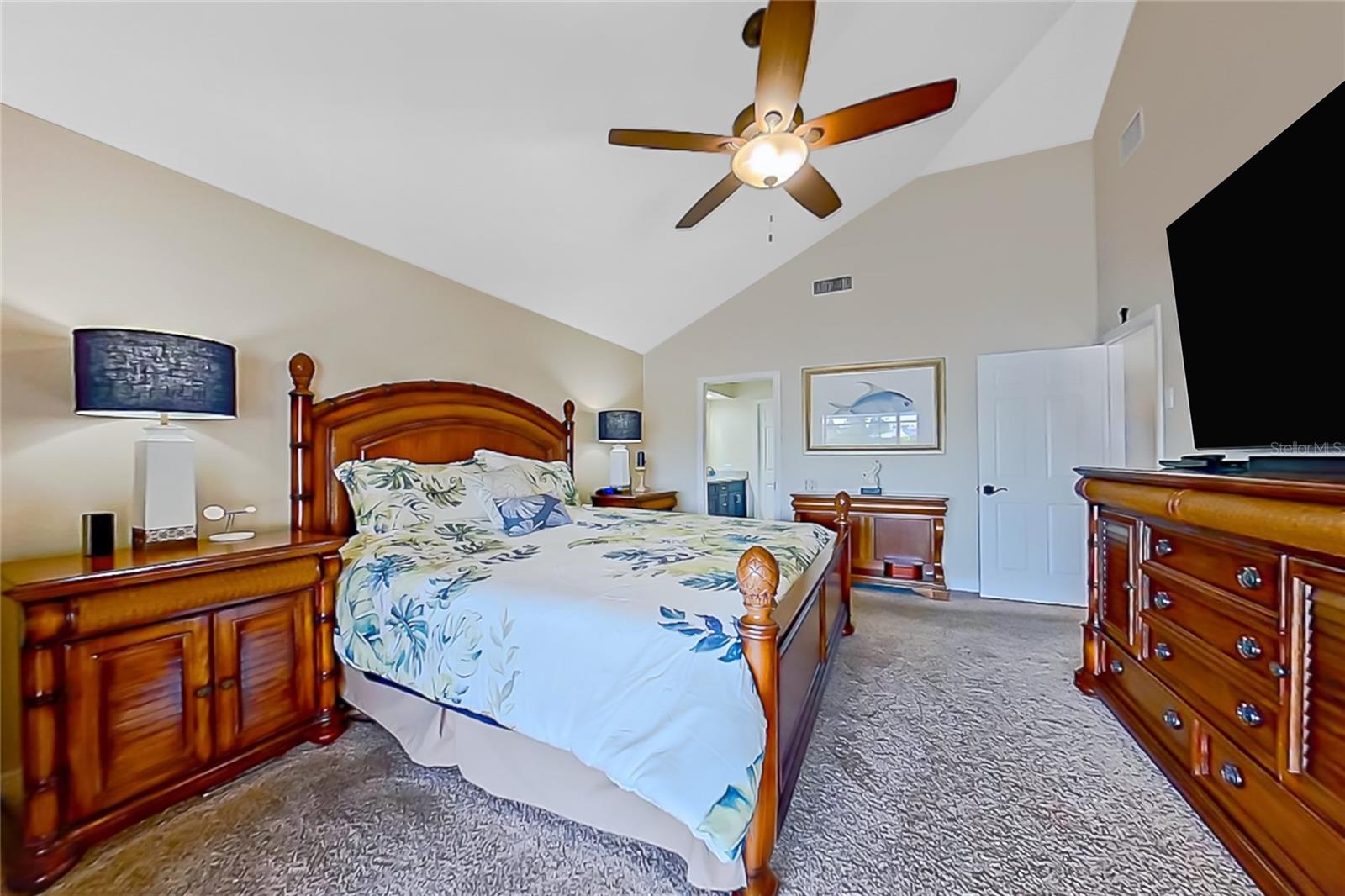 Image 6 of 98 For 487 Dover Circle