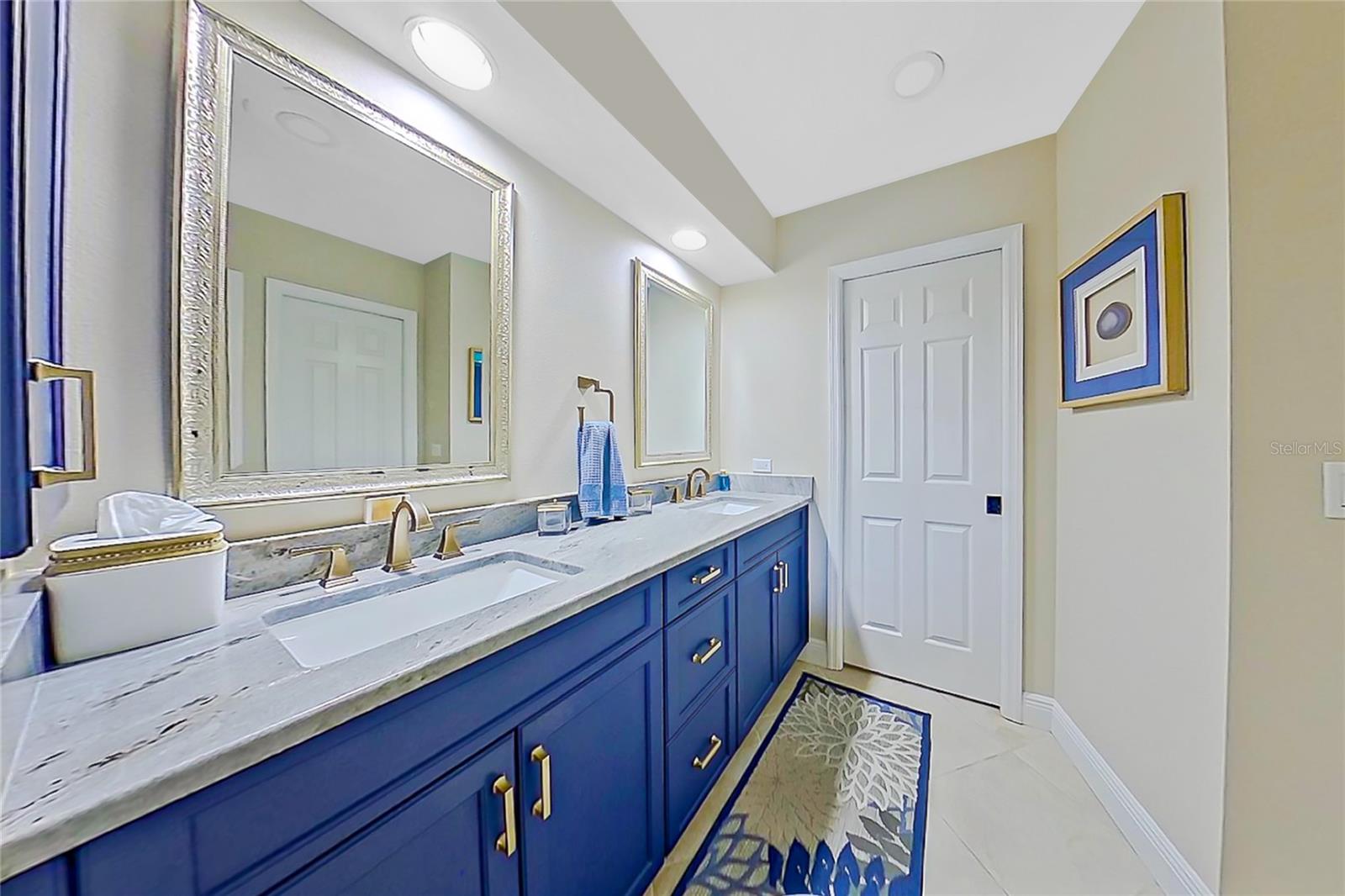 Image 9 of 98 For 487 Dover Circle