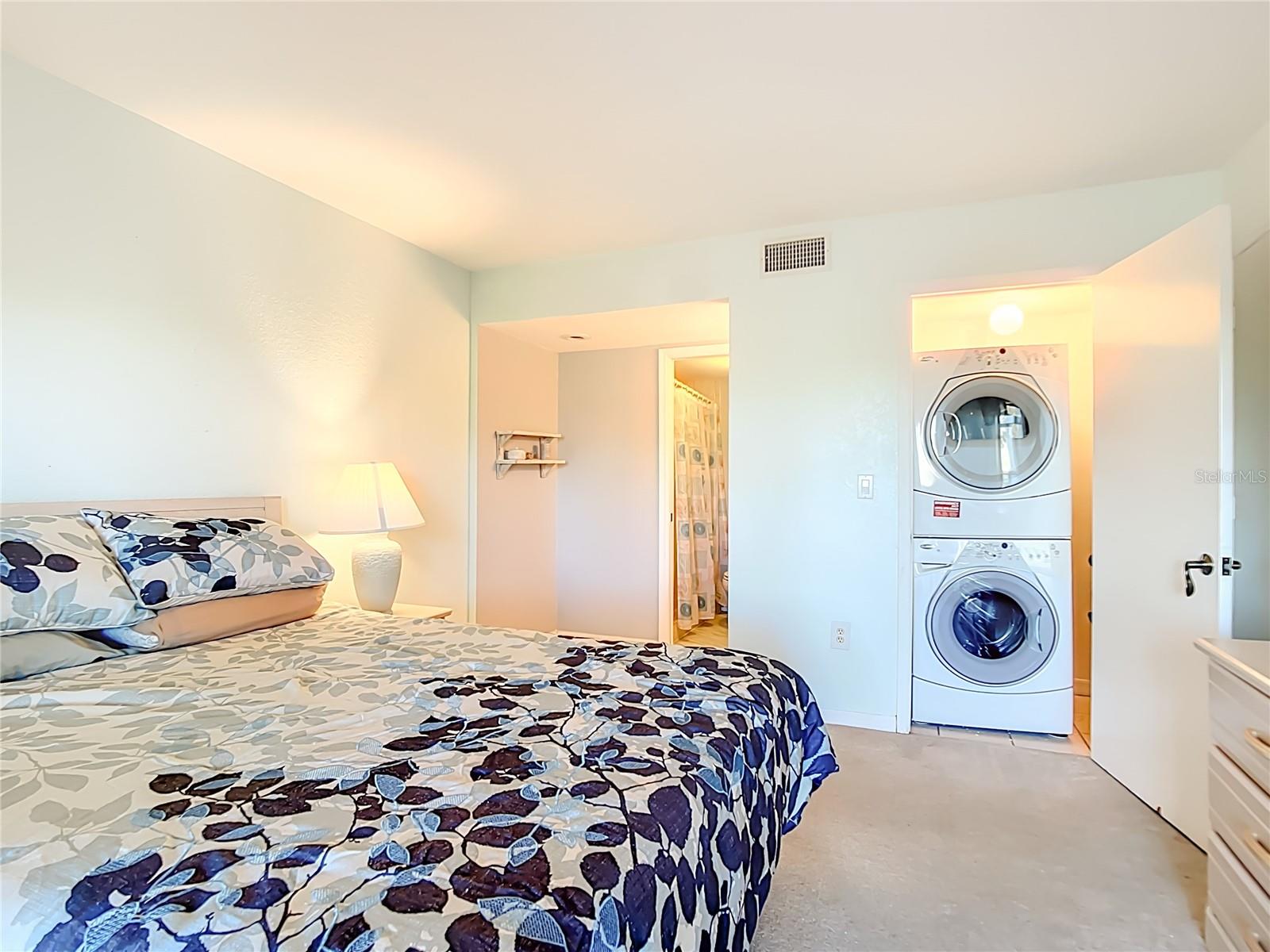 Image 18 of 55 For 404 Cerromar Circle N 115