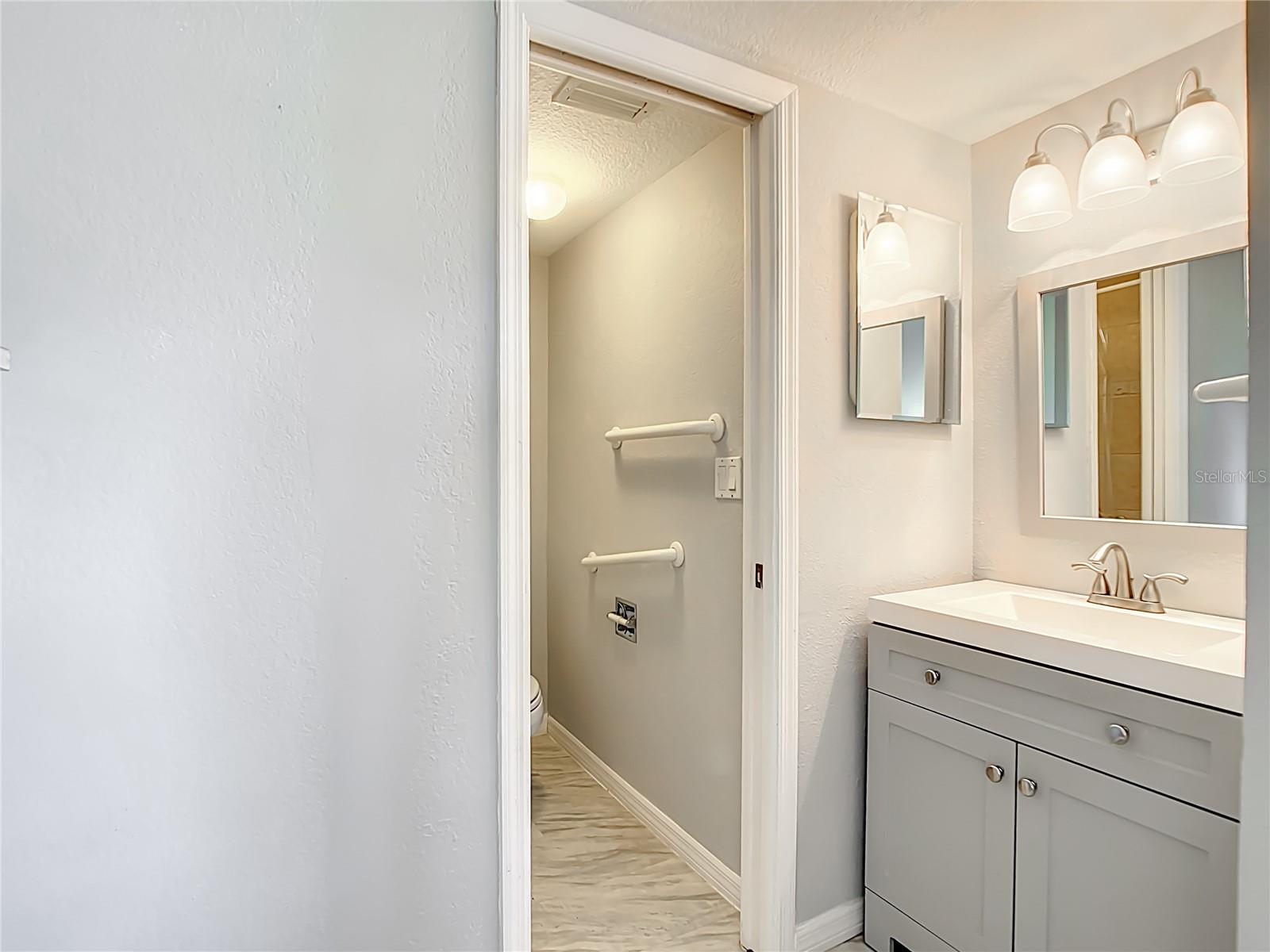 Image 23 of 55 For 404 Cerromar Circle N 115